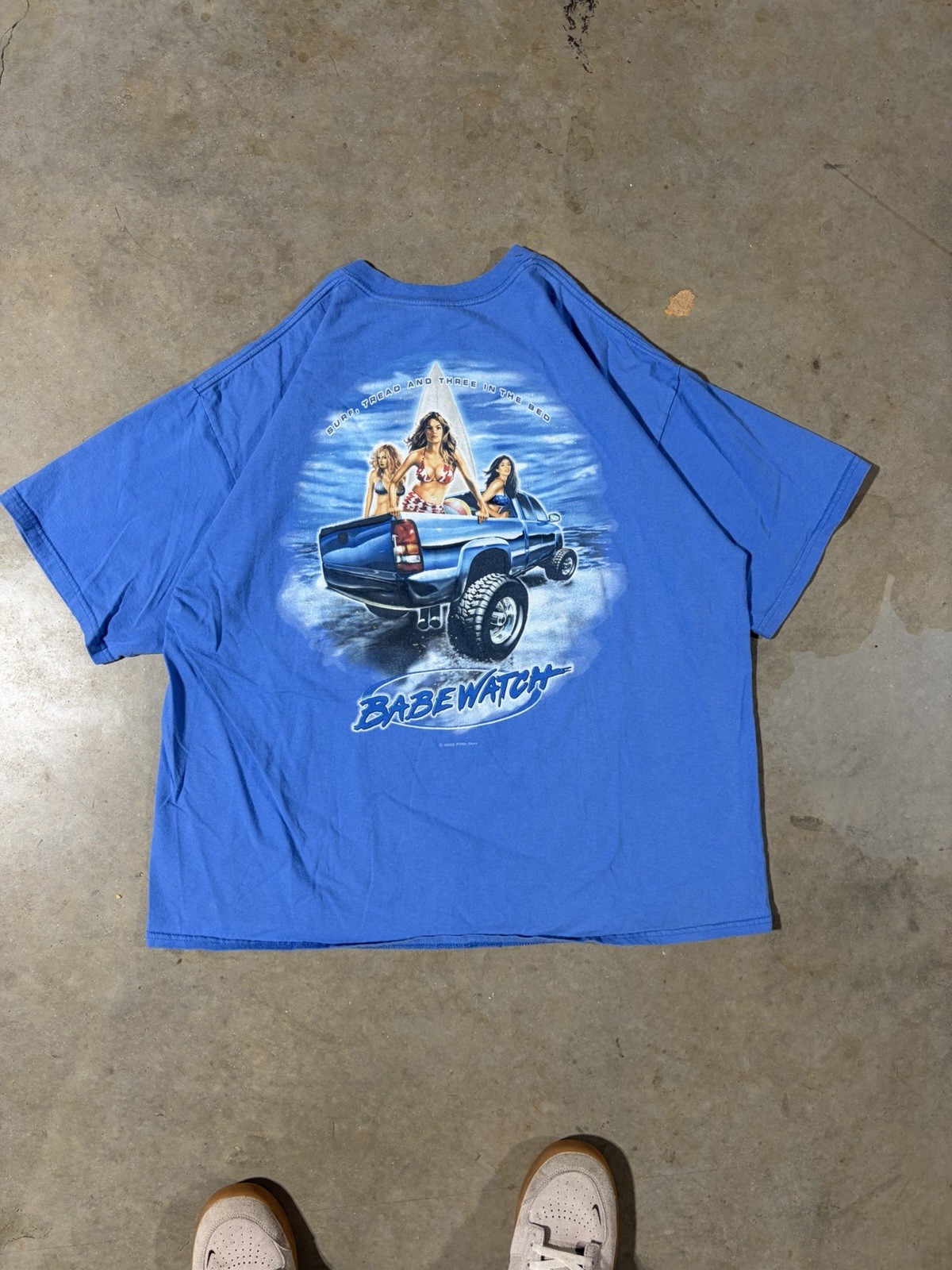 2002 Y2K Babe Watch Beach Truck Graphic T-shirt Size XXL