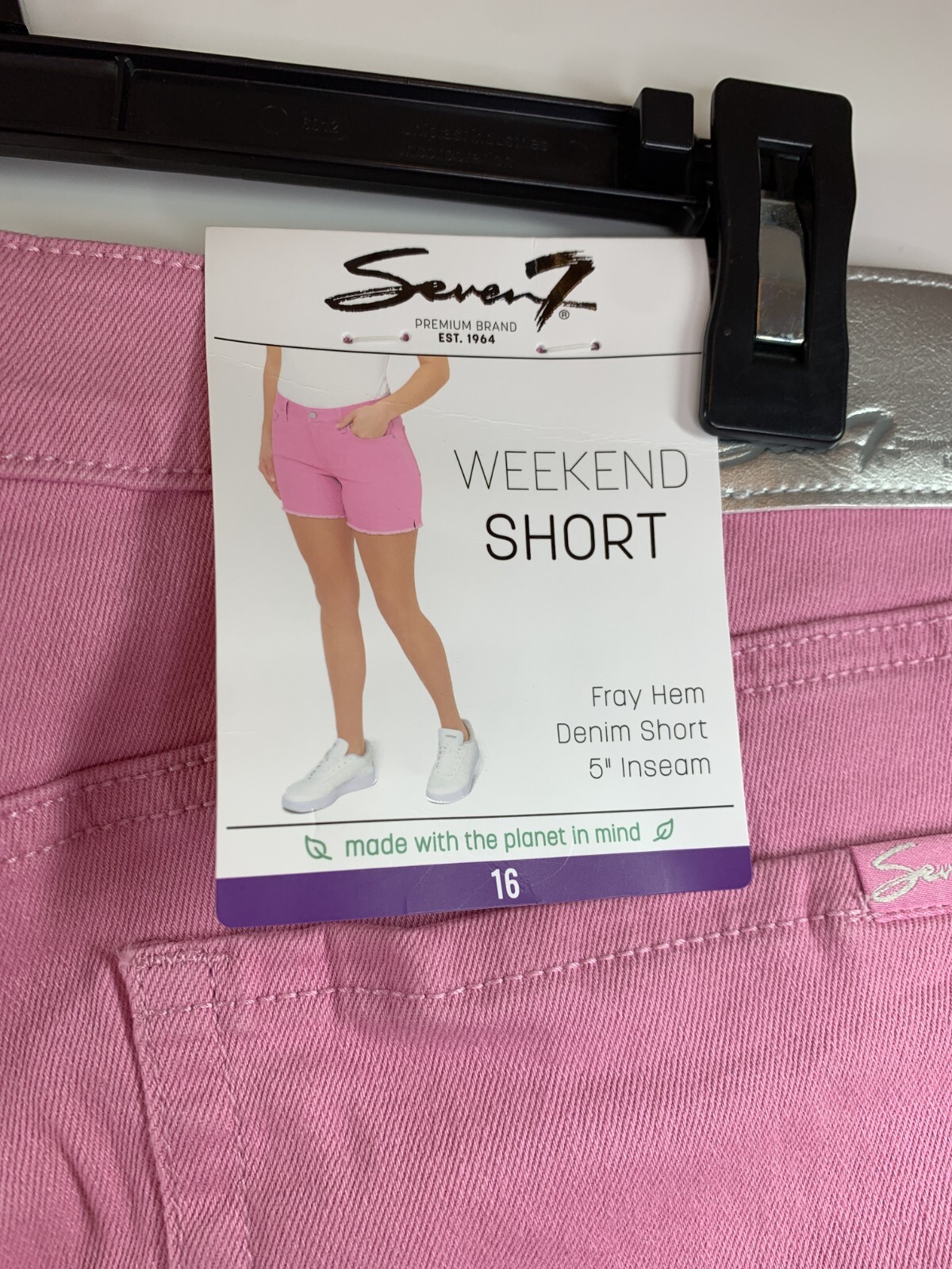 Seven7 Women’s 5″ Fray Hem Mid Rise Denim Weekend Short Lavender Size 16 NWT