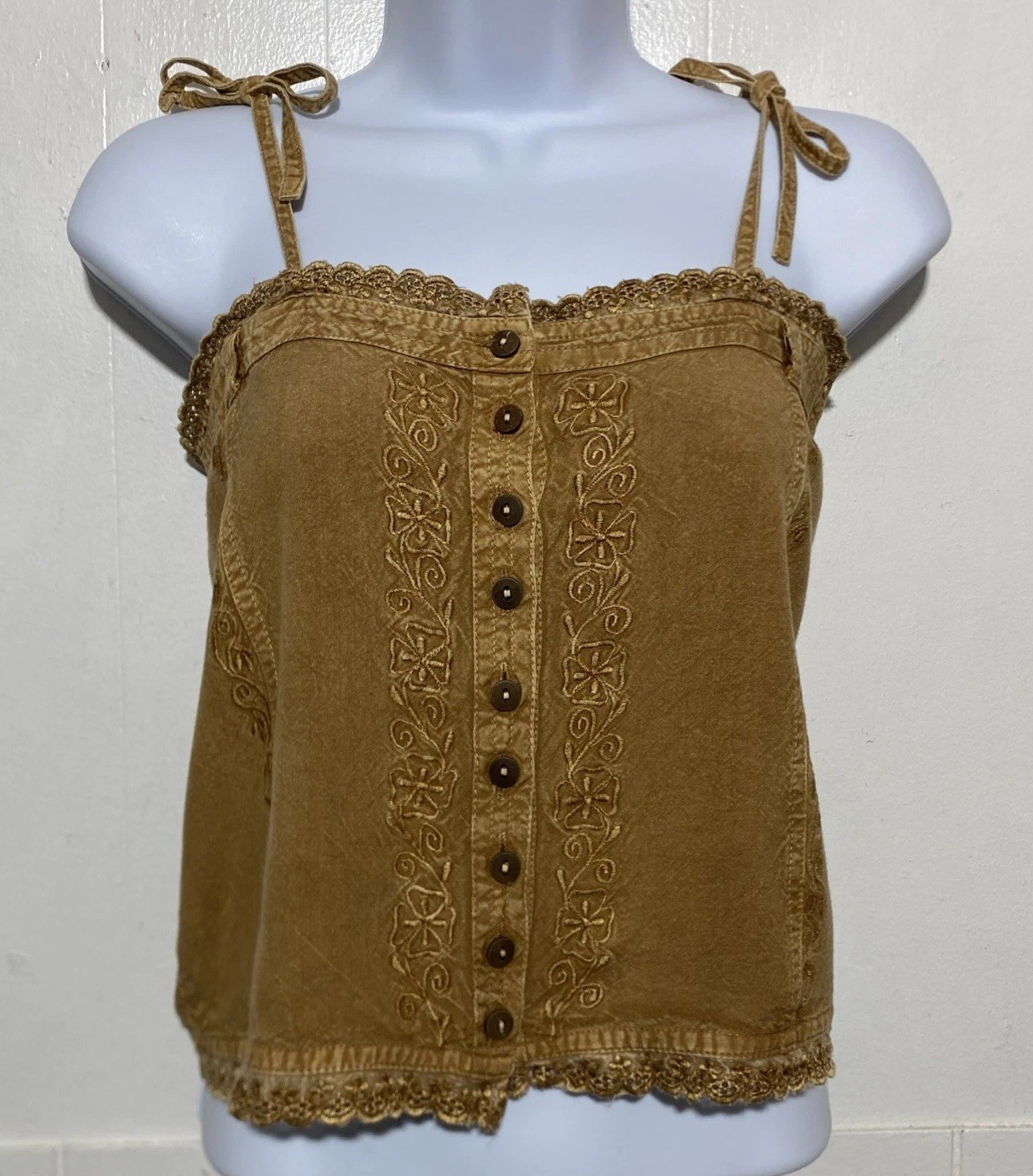 Embroidered Cami Tank One Size Tan Button Front Tie Shoulder Cropped Lace Trim