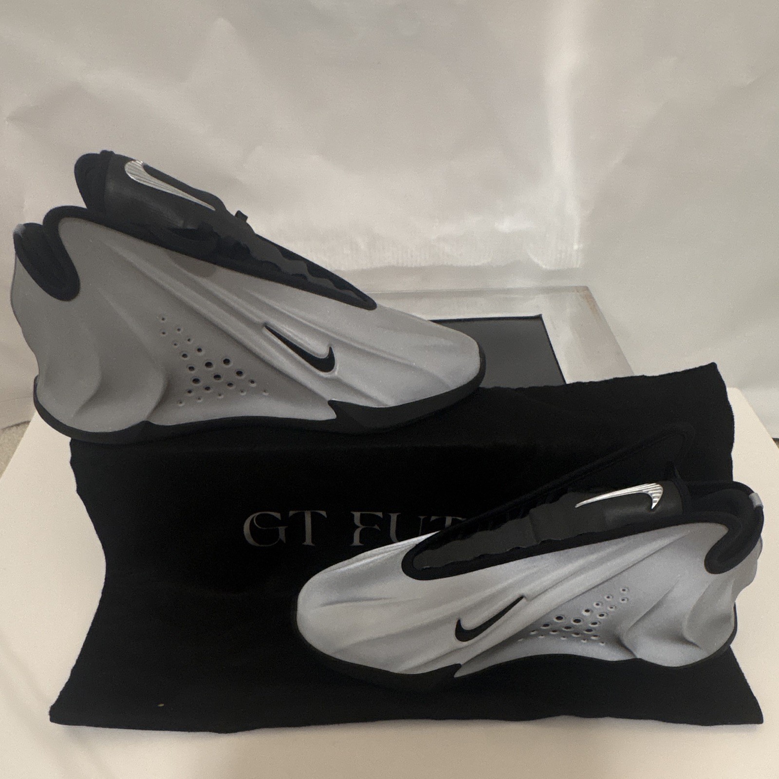Nike GT Future Metallic Silver/Black/White Men’s Size 8.5 FZ5590-002 Brand New