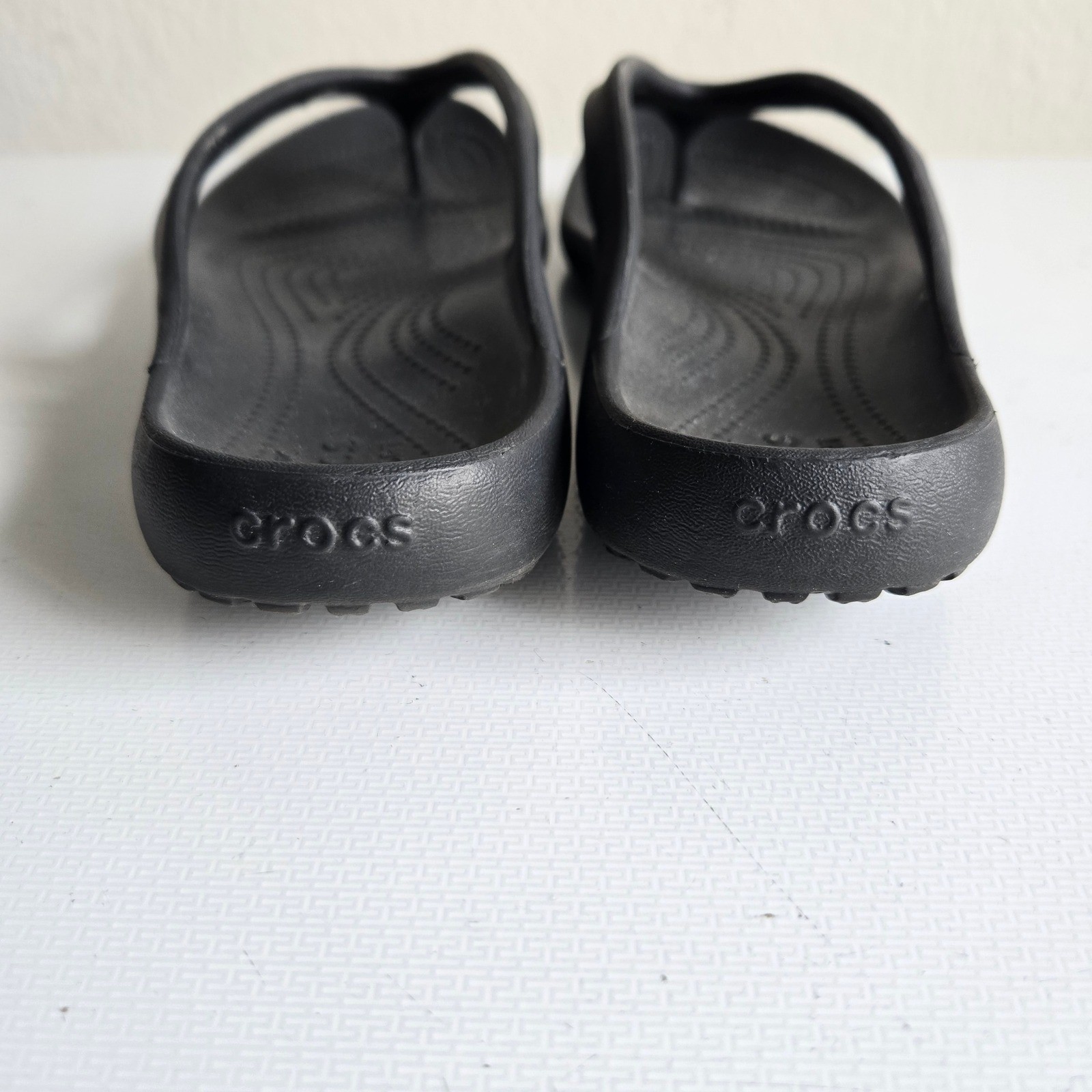 Crocs Kadee II Flip Flops Womens Black Thong Sandals 202492 Size 9
