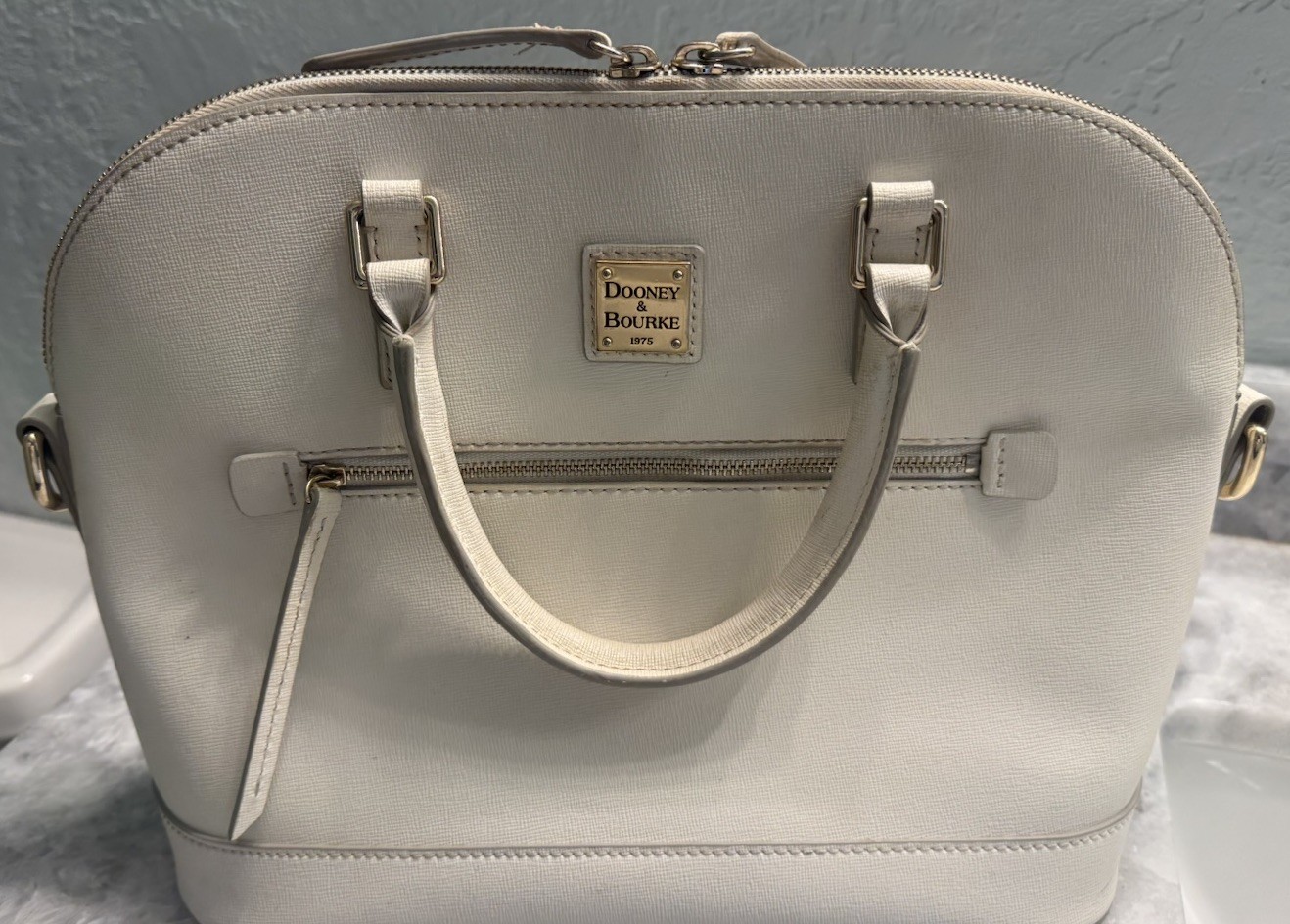 Dooney & Bourke White Leather Dome Satchel Handbag Zipper & Gold tone Metal