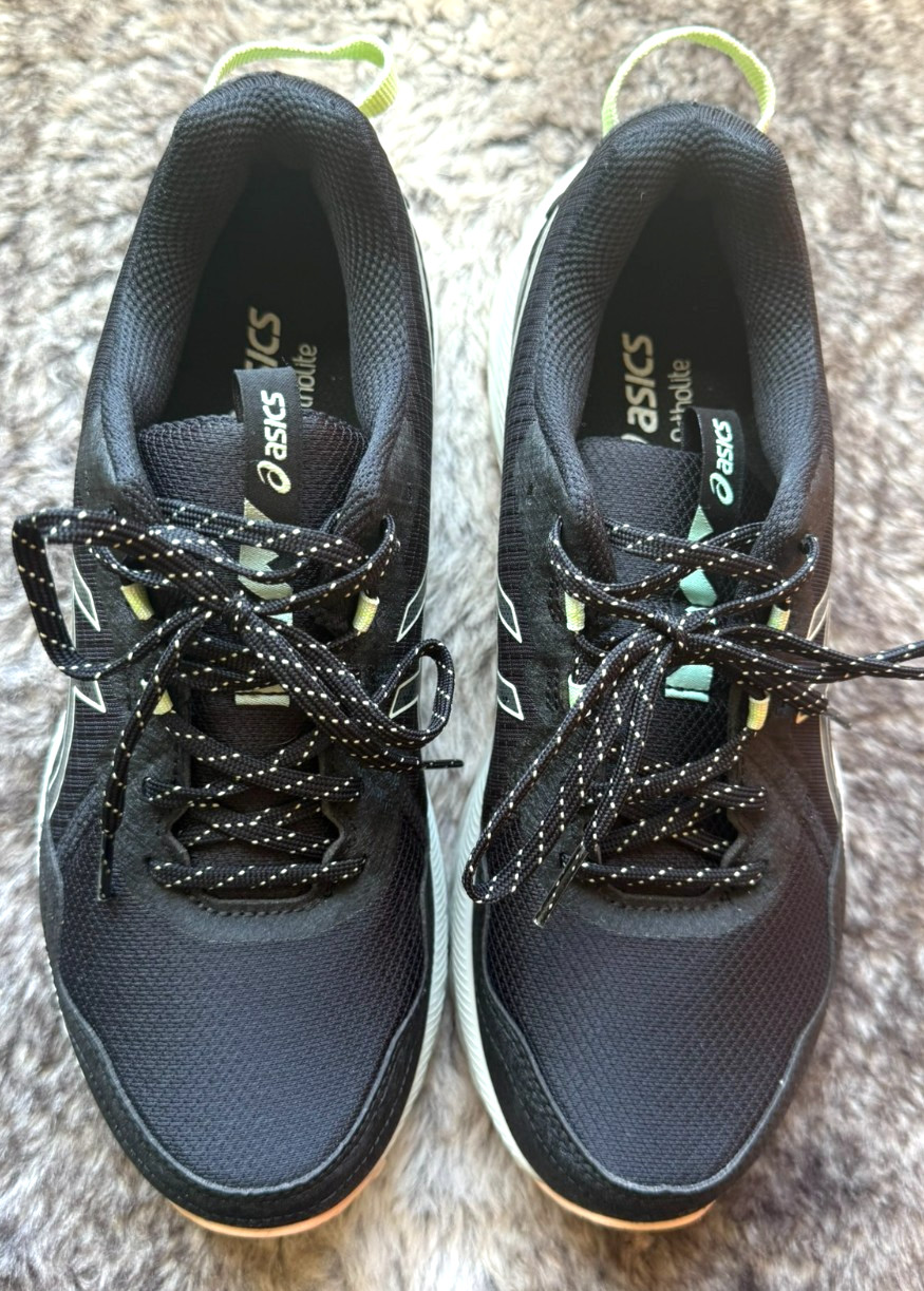 NEW (NWB) ASICS Gel Venture-10 in Black/Whisper Green – Womens 9.5