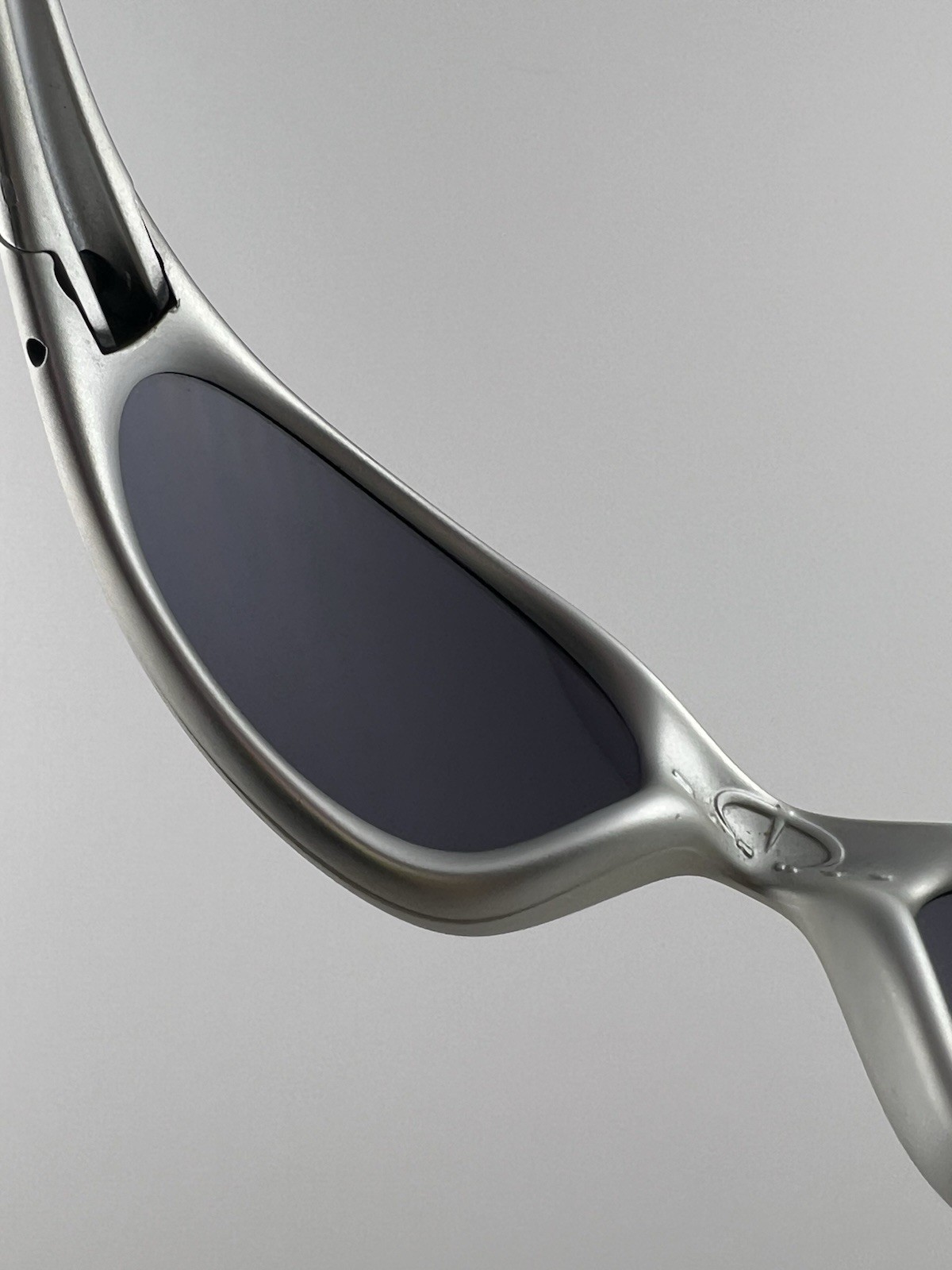 Oakley Minute 1.0 FMj 5.56 Frame Black Iridium Lens 04-086 Gunmetal Icons XX