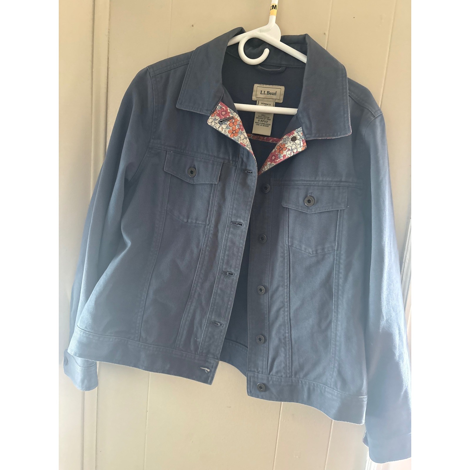 LL Bean Navy Denim Trucker Jacket Dog Cross Stitch Floral Trim Womens Medium
