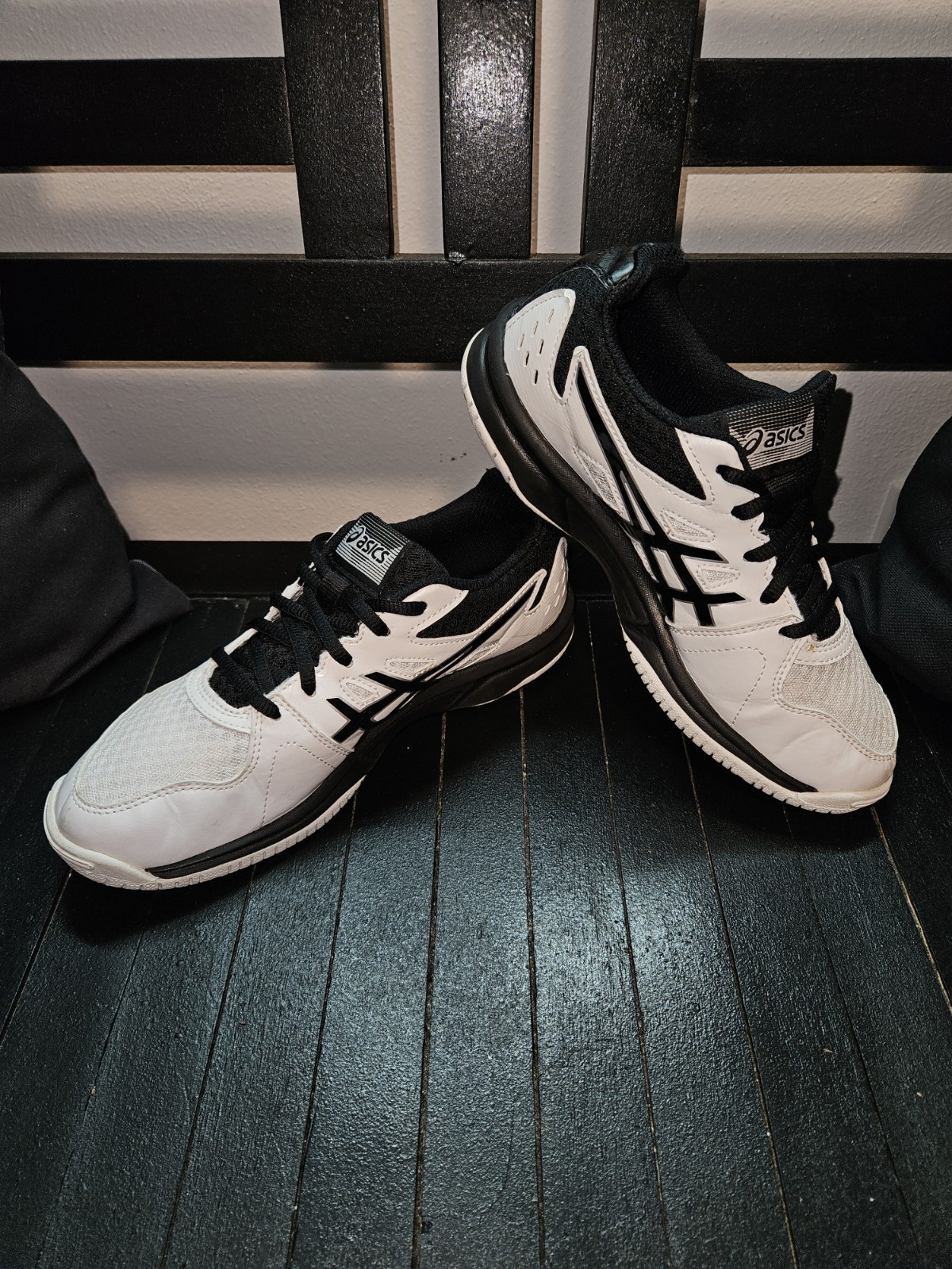 Asics Upcourt 3 Athletic Sneakers – Wht/Blk – Sz 4.5M/6W (1074A005) Pre-owned