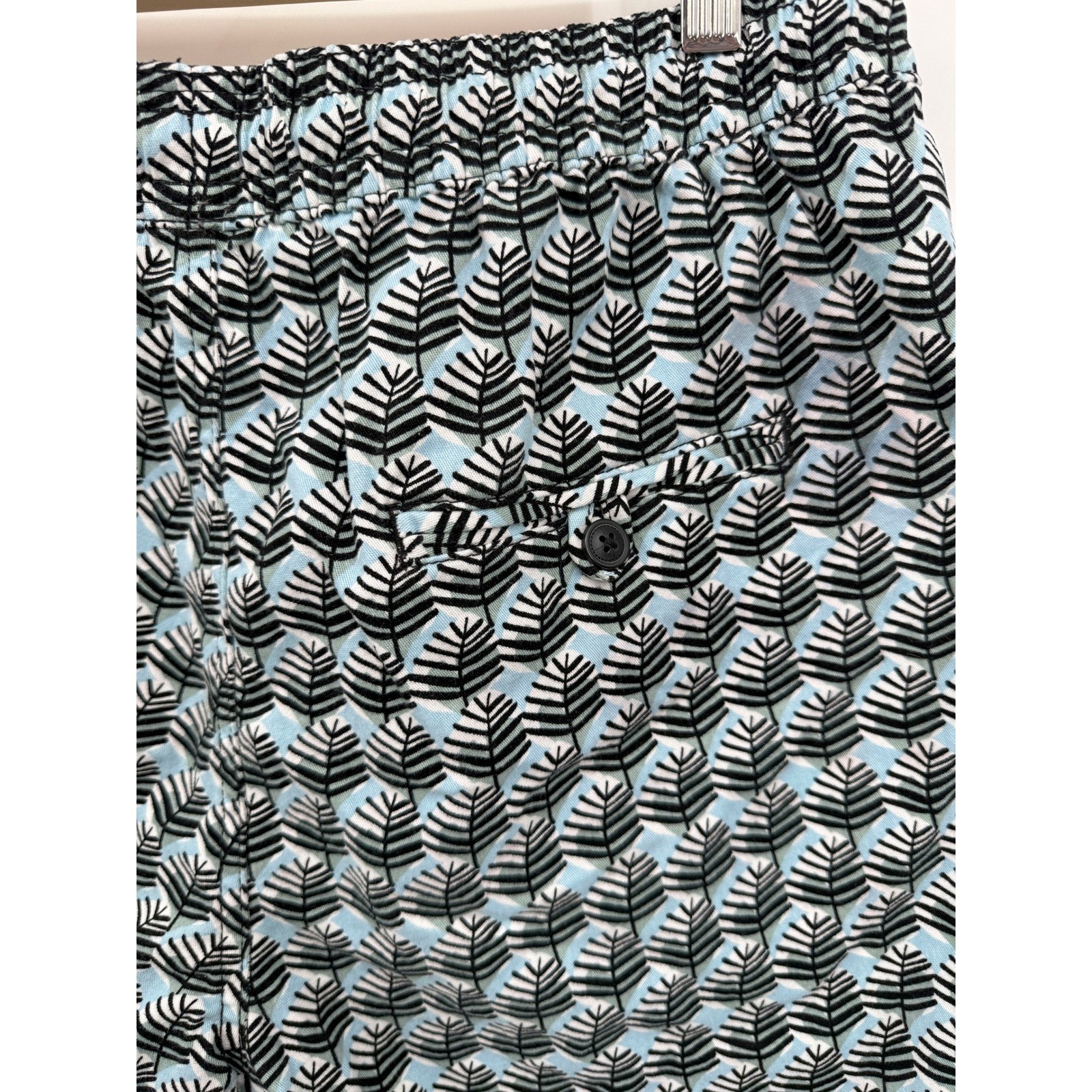 Bruno Oasis Shorts Men Med. Blue Black Leaf Print Casual Elastic Drawstring 0052