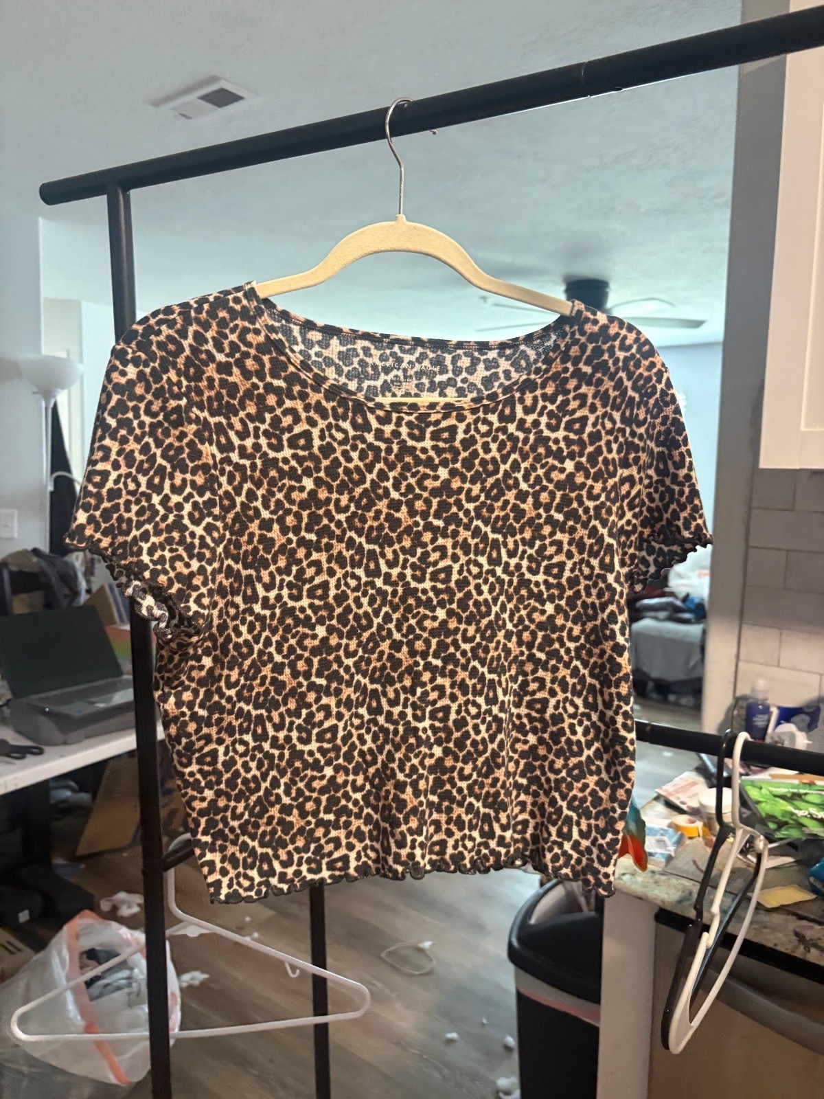 American Eagle XL Leopard Print Crop Short Sleeve Top