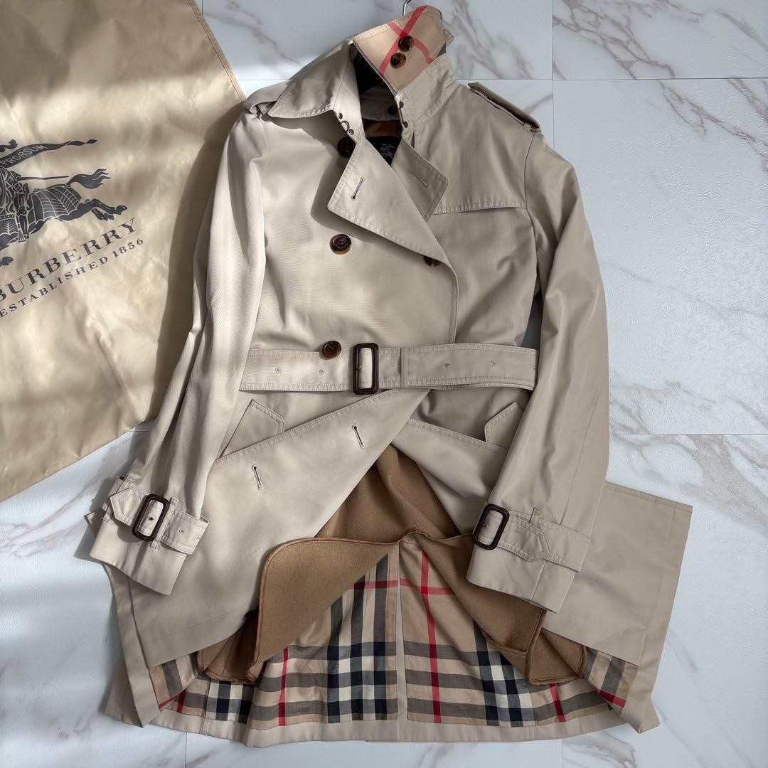 Excellent condition Burberry London Liner Belted Trench Coat White Beige