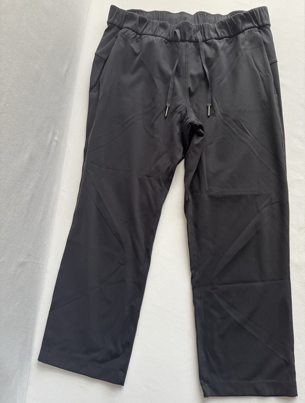 Lululemon Women’s Black Jogger Pants Size 8 Drawstring Stretch Athletic Pockets