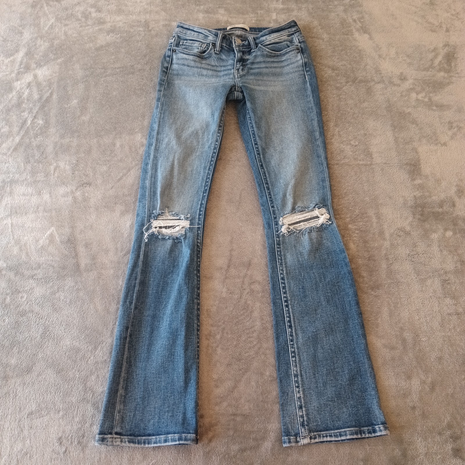 BKE Stella Jeans Womens Size 26 Blue Slim Fit Bootcut Distressed Light Wash