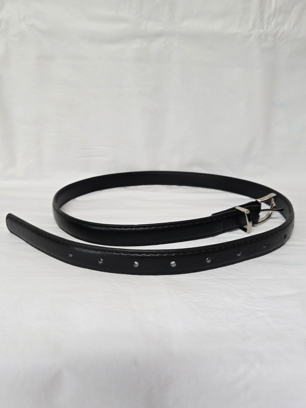 NEW-NEVER WORN- Womens Jasgood Skinny Faux Leather Belt-Sz S (waist 26-30)-Black