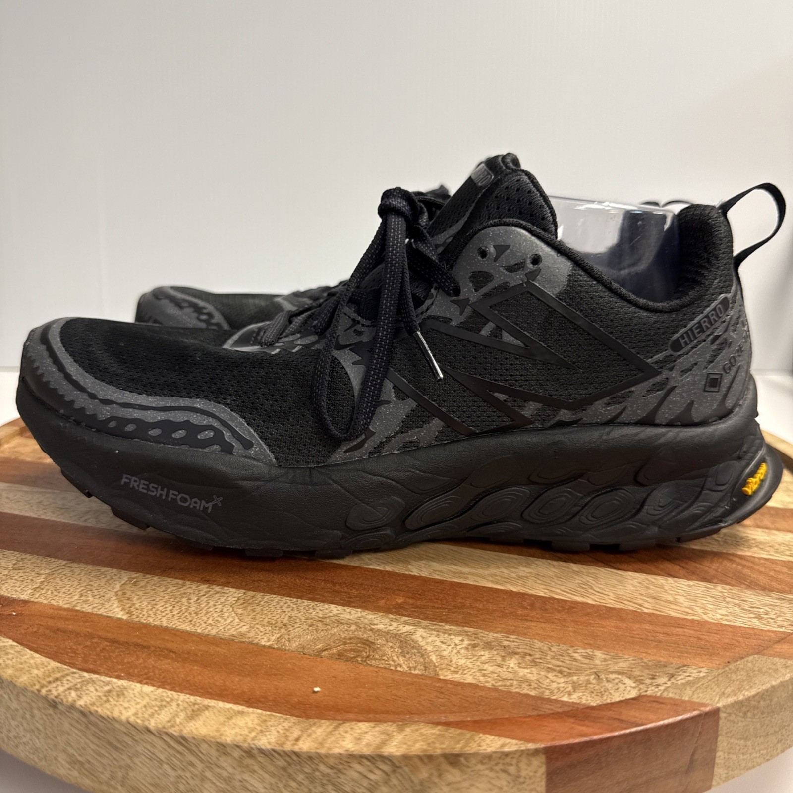 New Balance Fresh Foam X Hierro v8 GORE-TEX Trail Running Shoe Mens Sz 9.5 Black