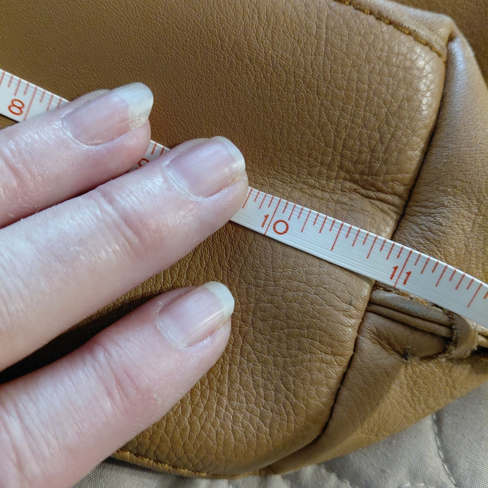 Tommy Bahama big leather bag accent stitching logo hangtag