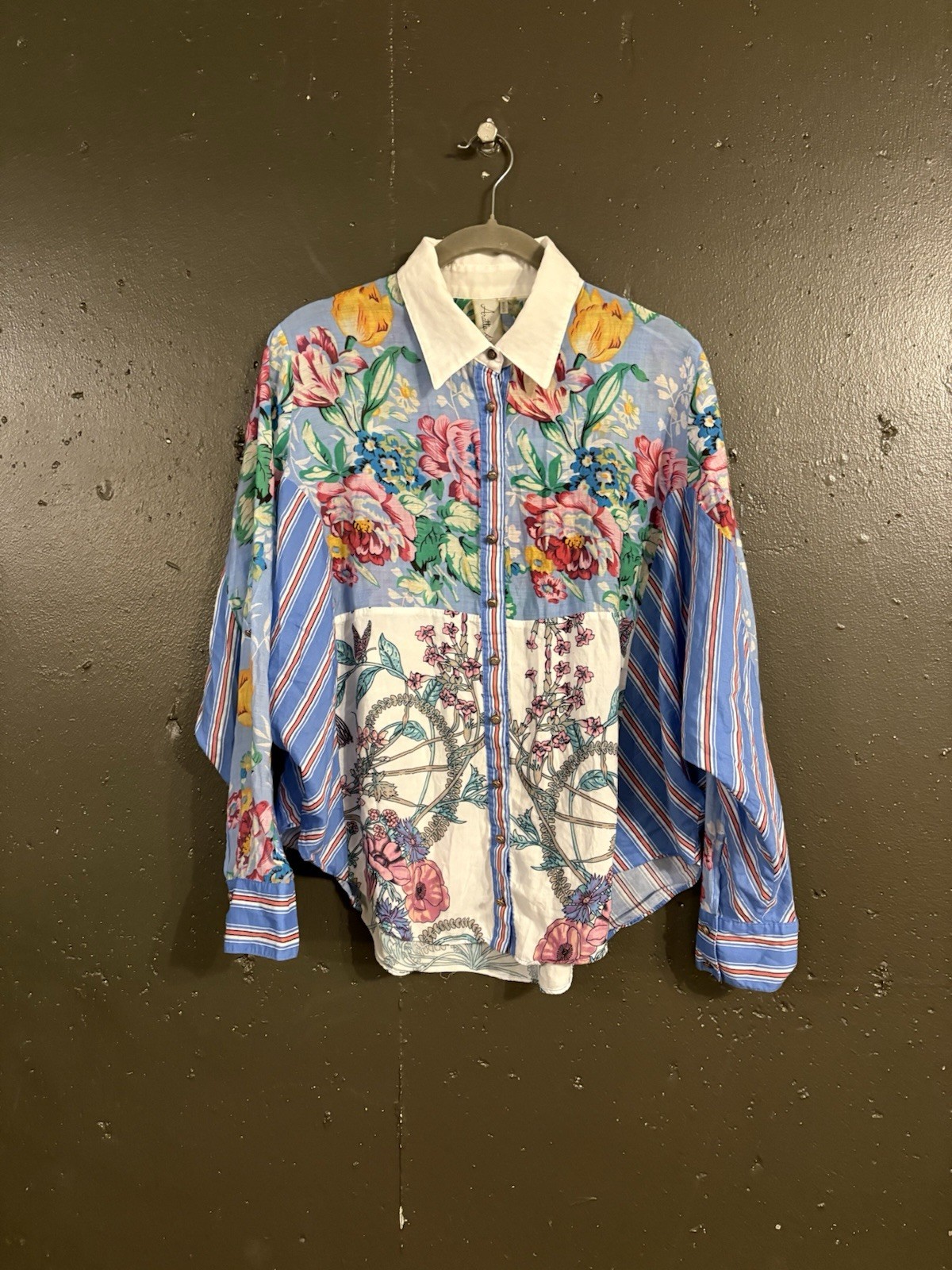 Darling EUC Aratta Silent Journey Floral Multi Pattern Blouse Top Size Small