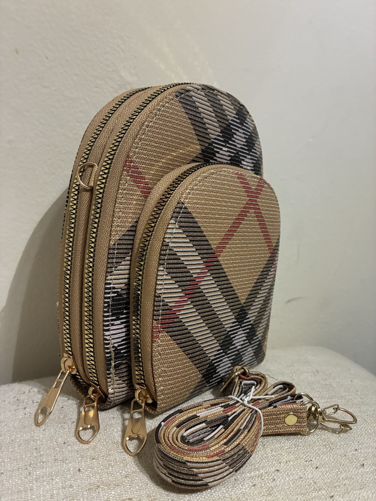 Women’s Beige Black Red Plaid Zip-Around Wristlet Wallet w/ Wrist Strap