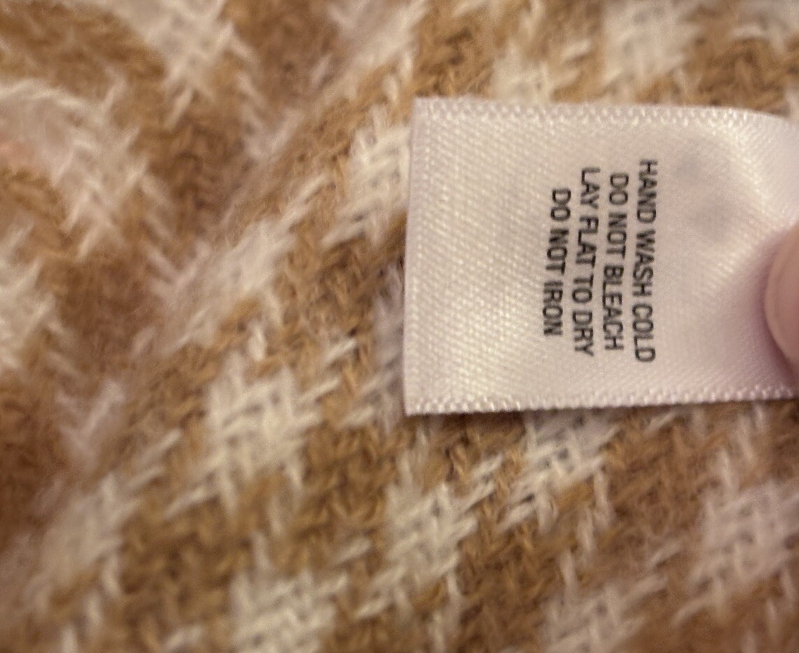 Wrap/Blanket 34”W x 70”L Plaid Ivory Tan Pink Attention Warm Cozy OSFM NWT