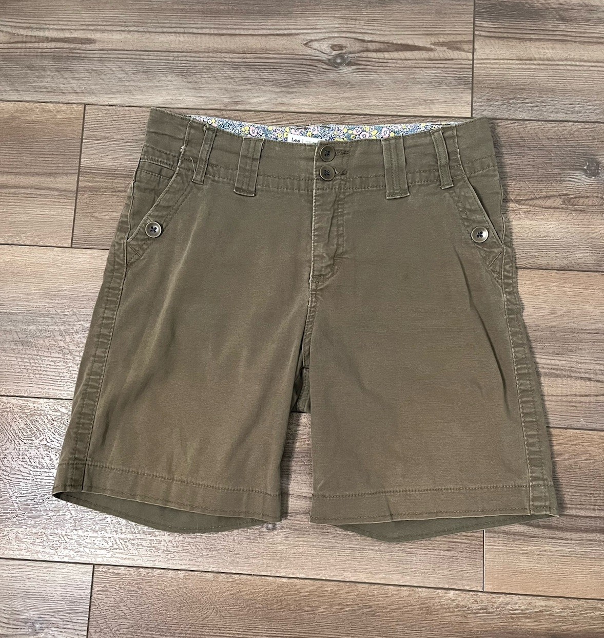 Lee Just Below the Waist Women’s Shorts Green Size 10M