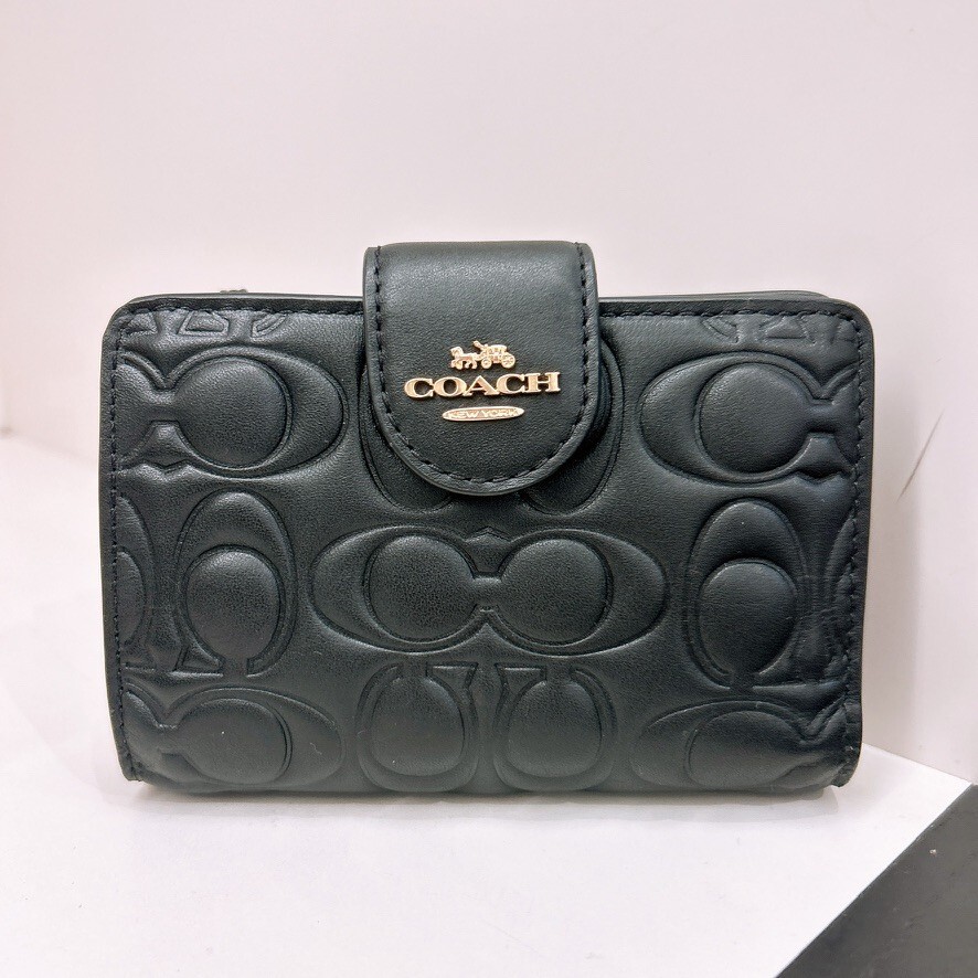 NWT Coach Medium Corner Zip Wallet With Signature CM241