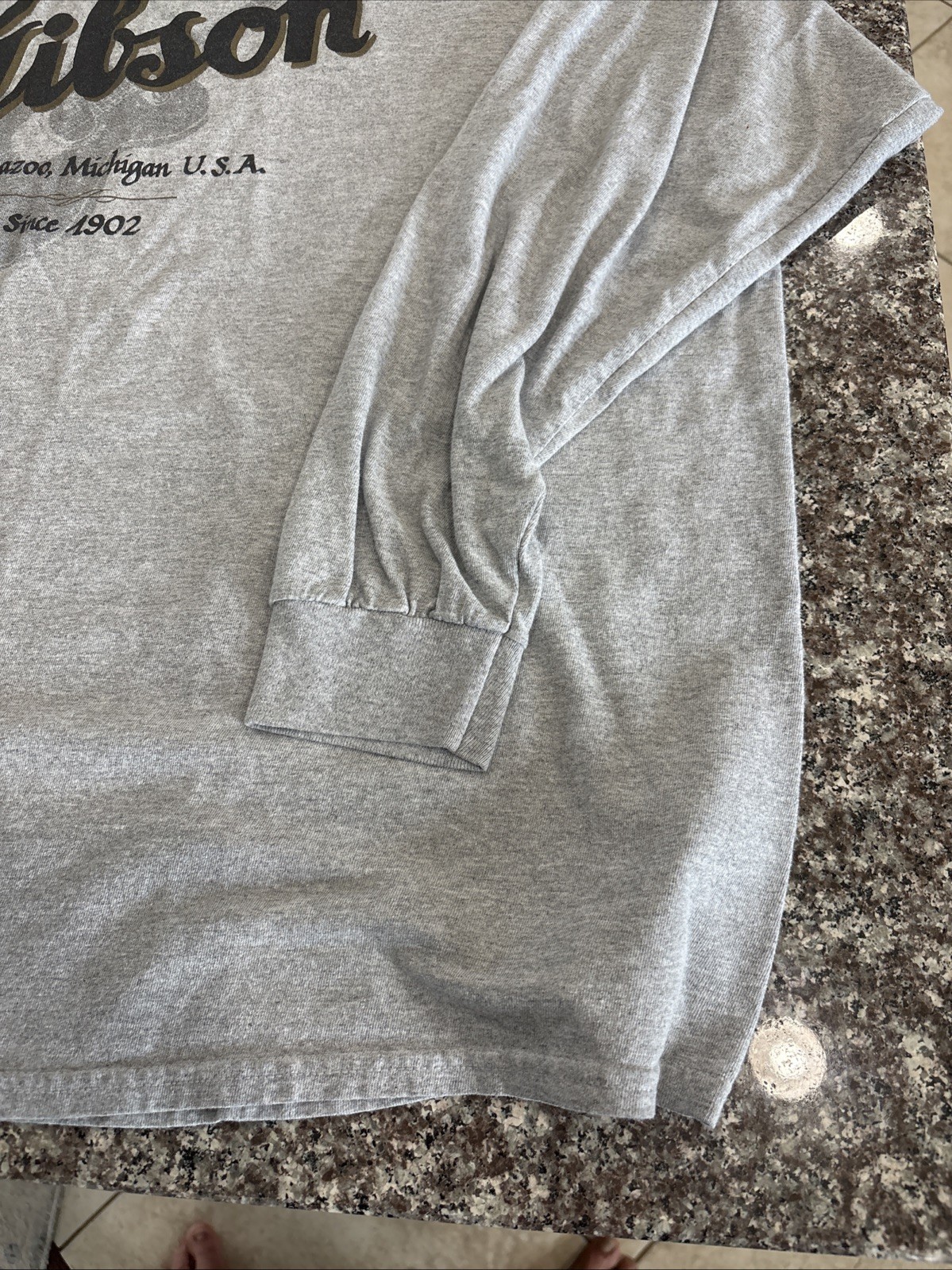 Gibson Guitar Long Sleeve Shirt XXL Gray Kalamazoo Michigan Since 1902