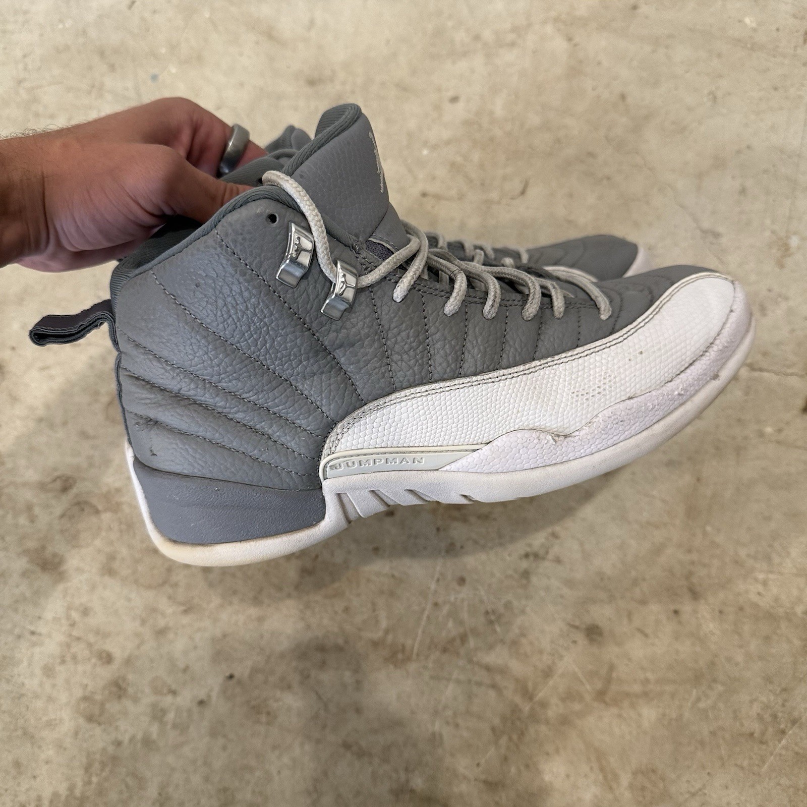 Air Jordan 12 Retro ‘Stealth’ Men’s Size 10 Pre‑owned Sneakers CT8013‑015