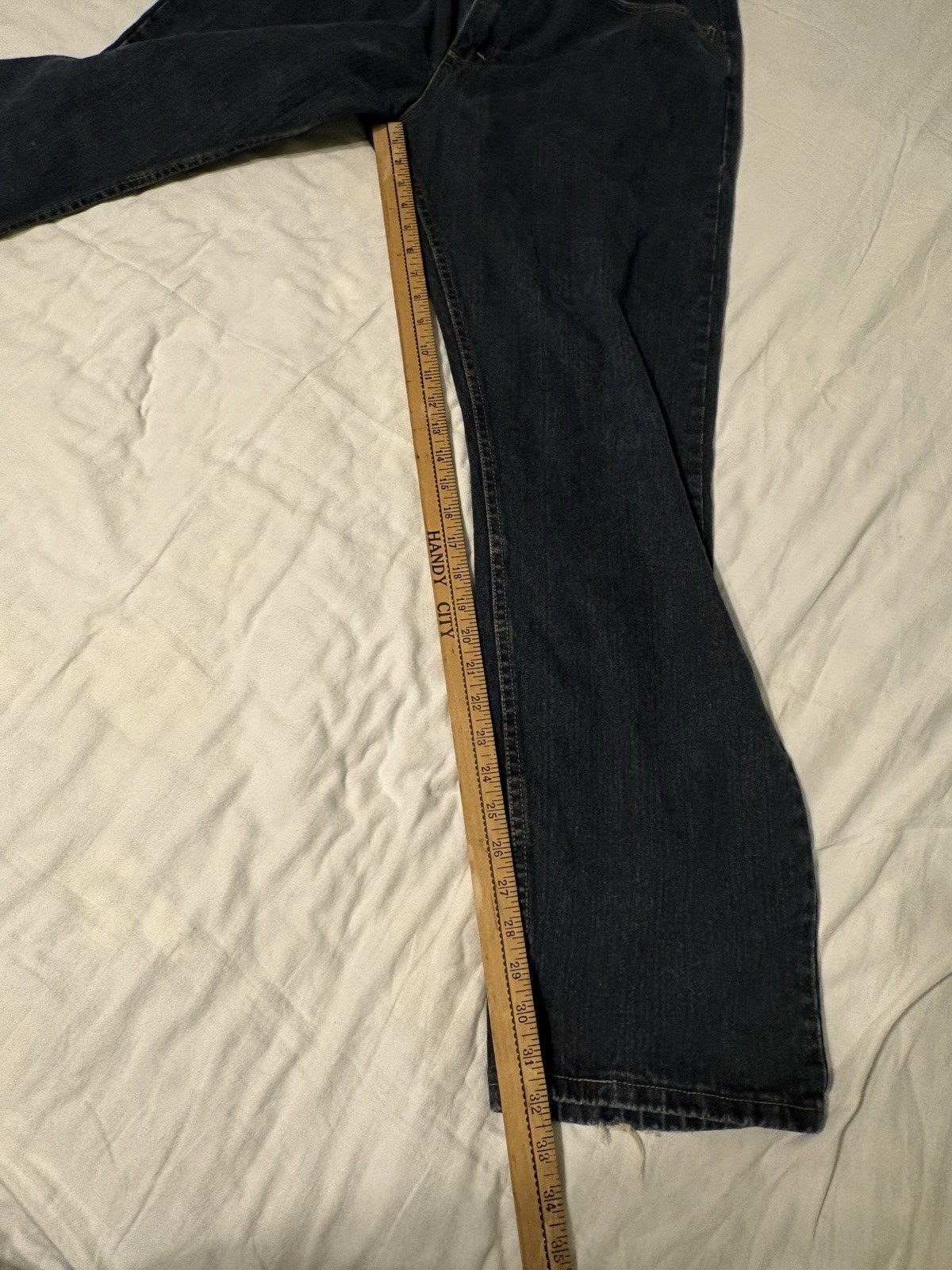 Wrangler Men’s Blue Dark Wash Denim Jeans Straight Regular Fit Mid Rise 36/32-34