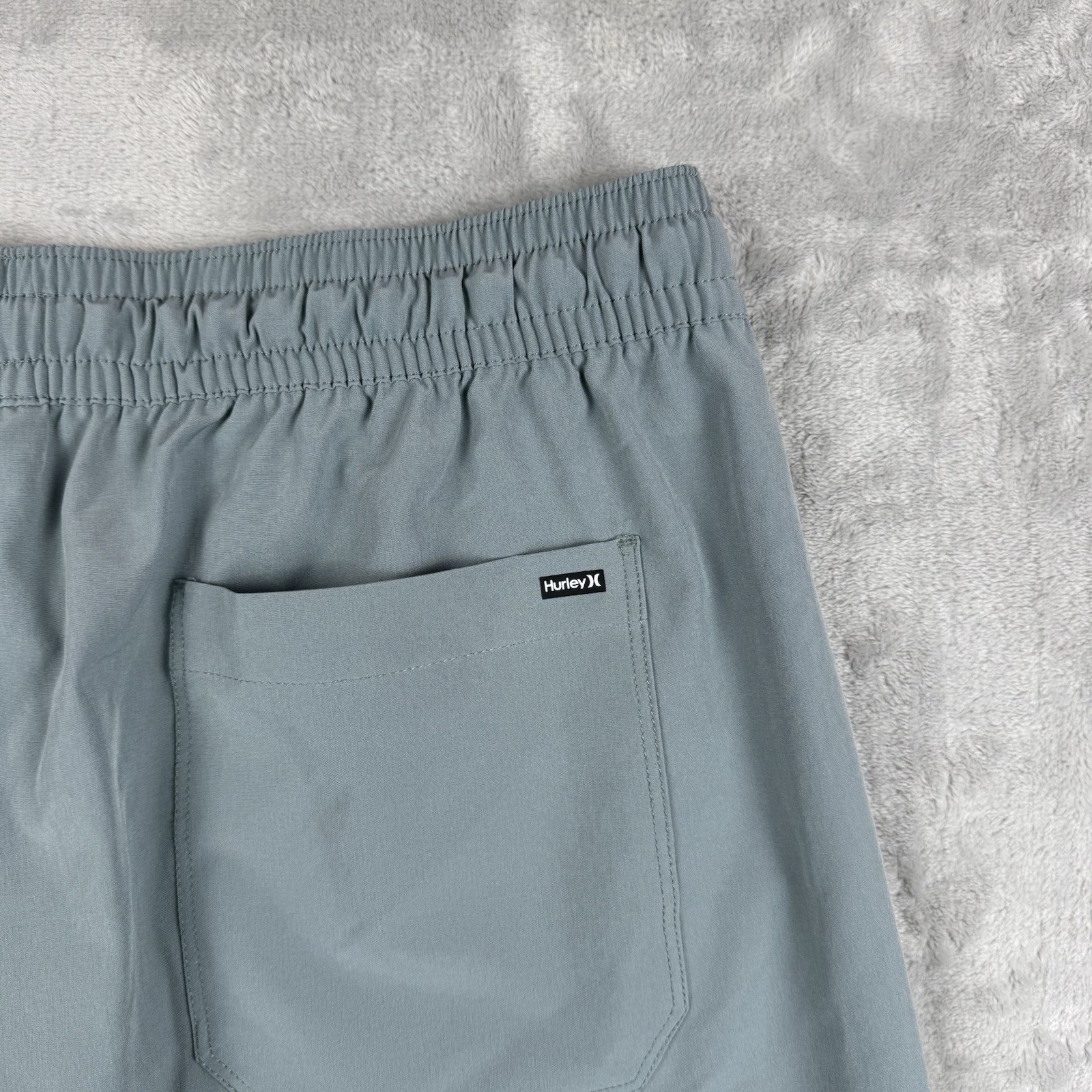 Hurley Men’s Exist Light Weight Sport Shorts Men Size M Hybird Zip Pocket Tech