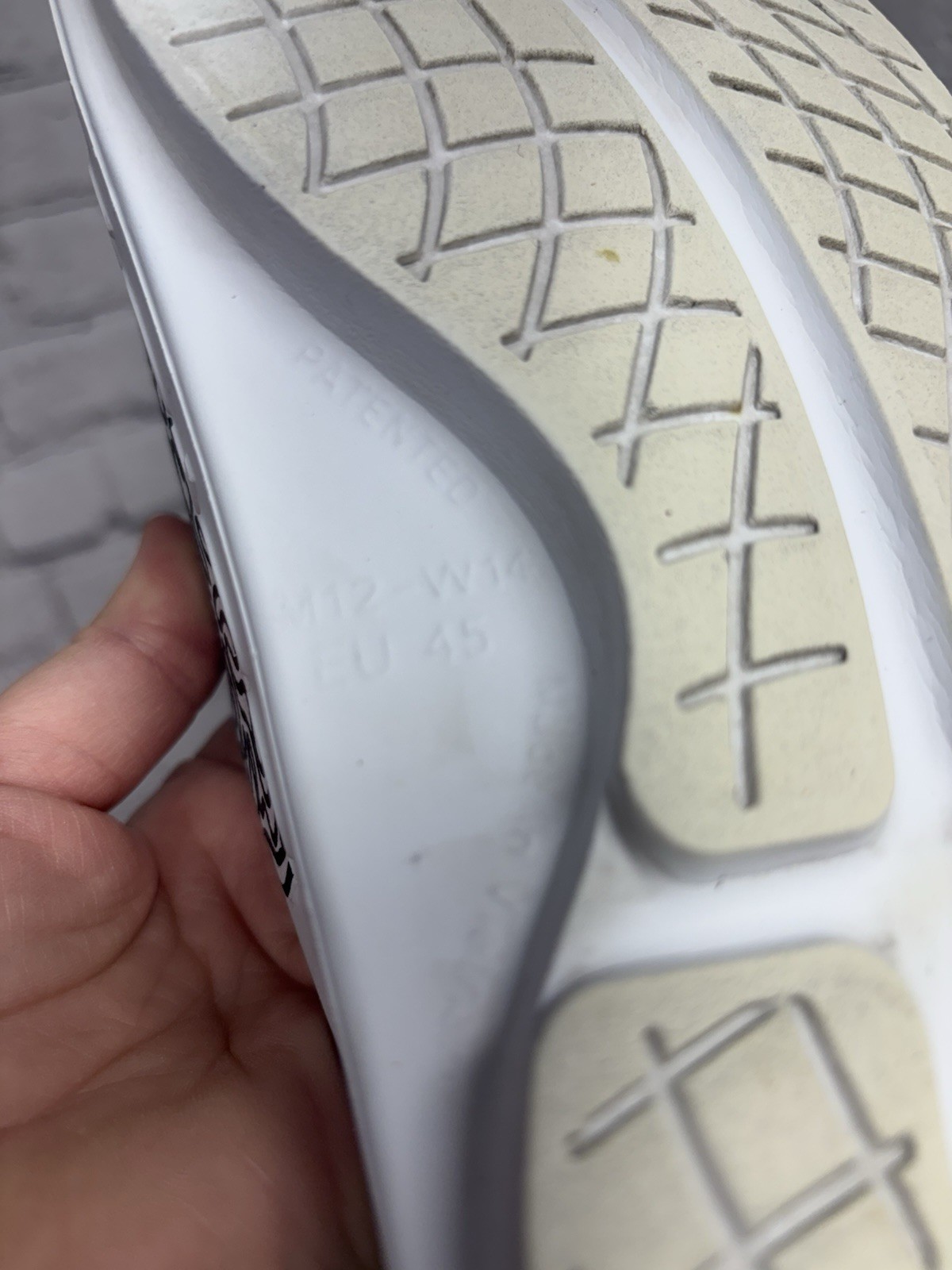 OOFOS OOahh Sport Flex Sandal Limited White Labyrinth Unisex Men’s 12 Women’s 14
