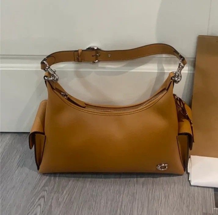 COACH Couch CAM20 Pocket Juliet Bag 30 Shoulder Bag Honey Brown