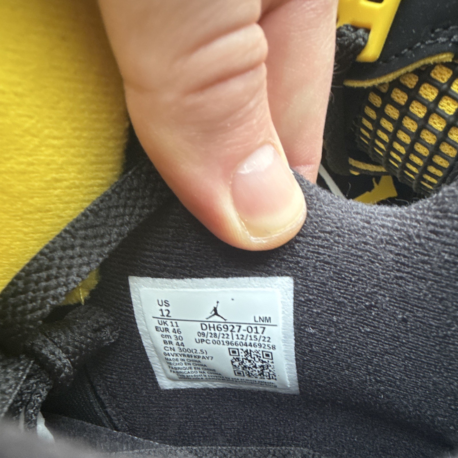 Jordan Air Jordan 4 Retro Thunder Mid Top Sneaker Black/Tour Yellow 2023