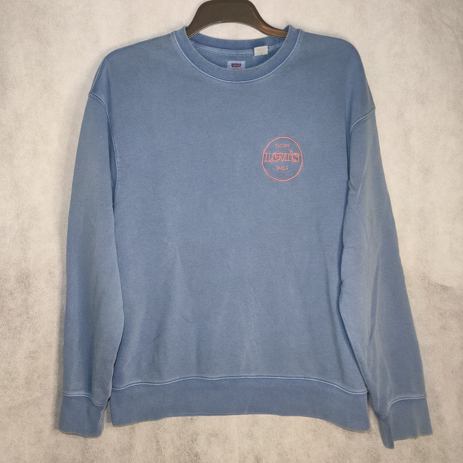 Levi’s Embroidered Sweatshirt Size M Blue Pastel Pink Circular Logo Spellout