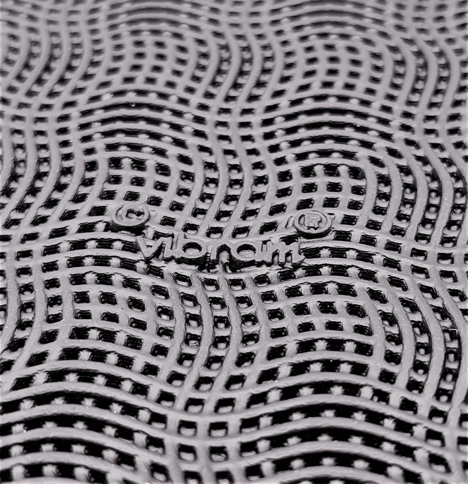VIBRAM CHERRY SOLING Rubber Panel/ 4mm Thick / 11.75″X 11.25″/ Shoe Repair
