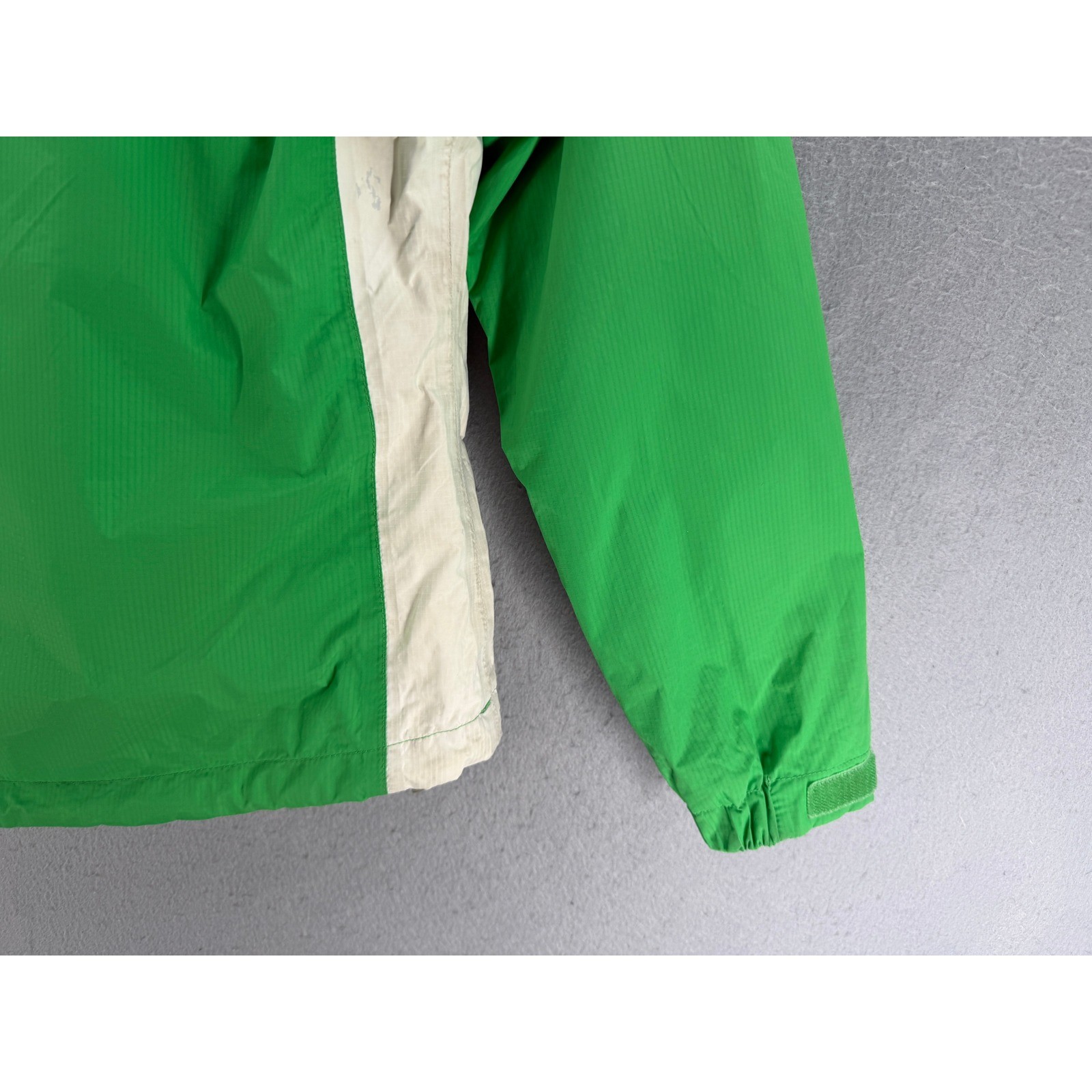 The North Face Rain Jacket Womens Size SGreen Hyvent Ripstop Waterproof FLAW