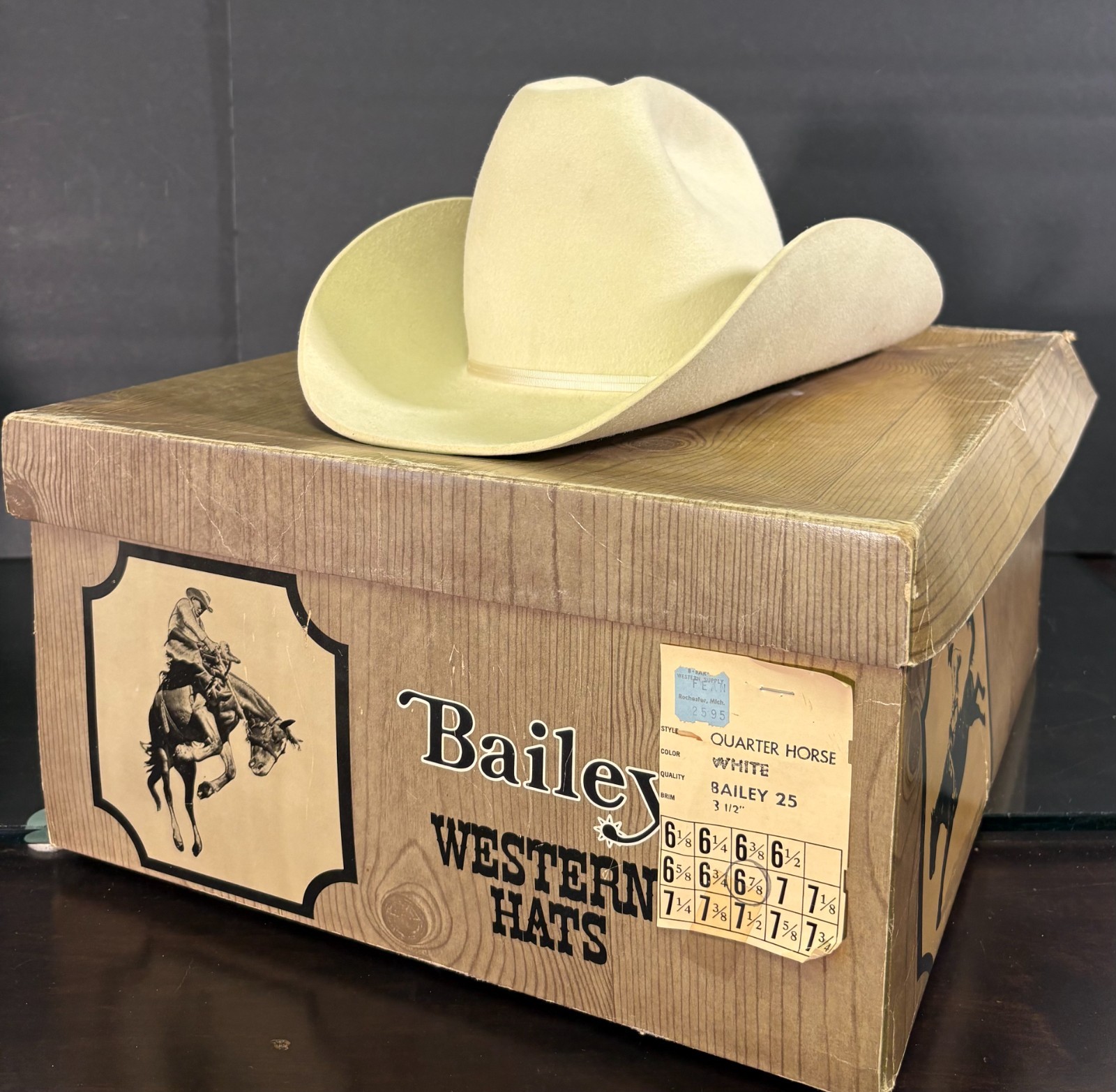 Vtg Bailey 25X Beaver 6 7/8 Quarter Horse Cowboy Hat 3-1/2″ Brim Feather White