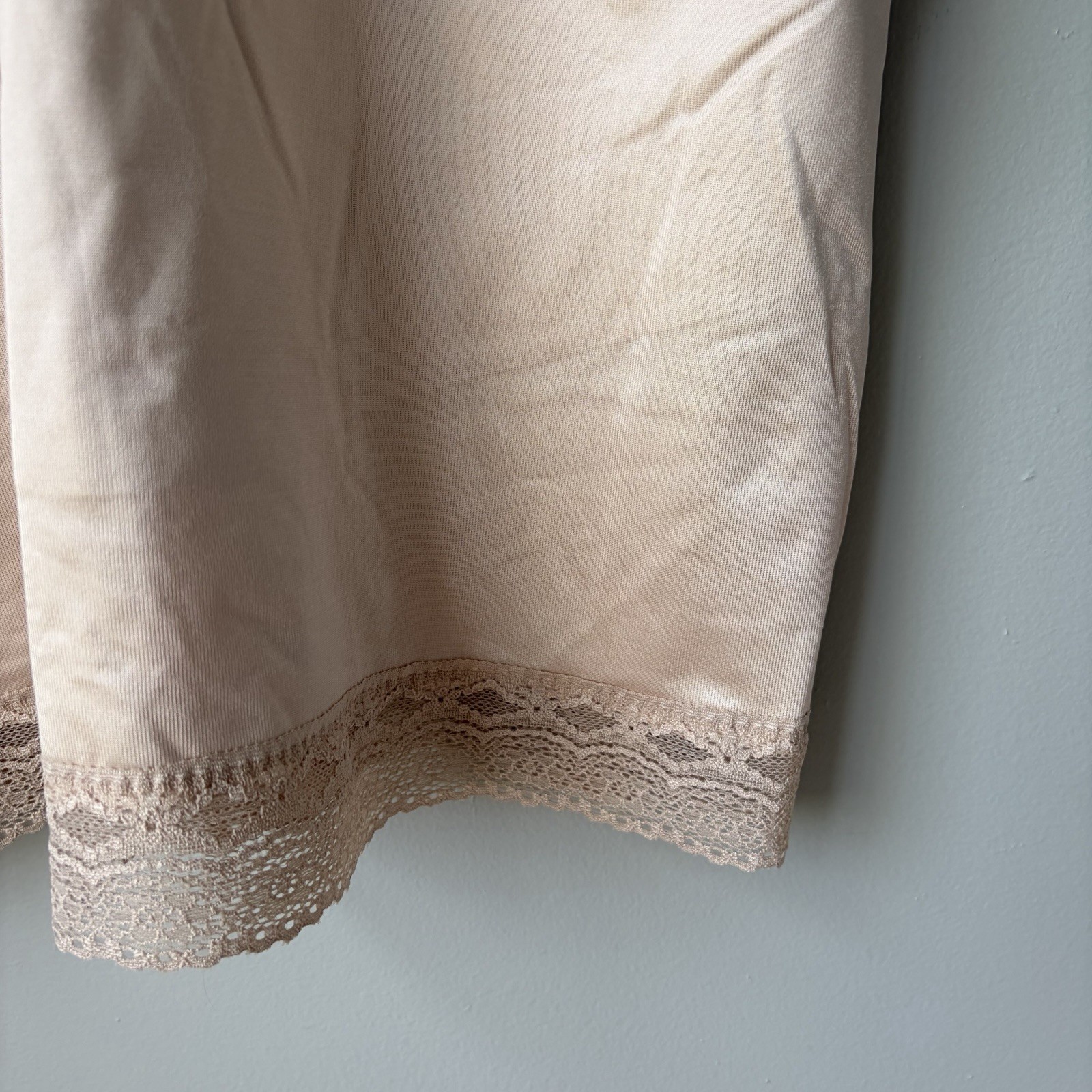 NEW RUBY RIBBON PIN UP CAMI WOMENS size 50 Pale Nude Lace Shapewear