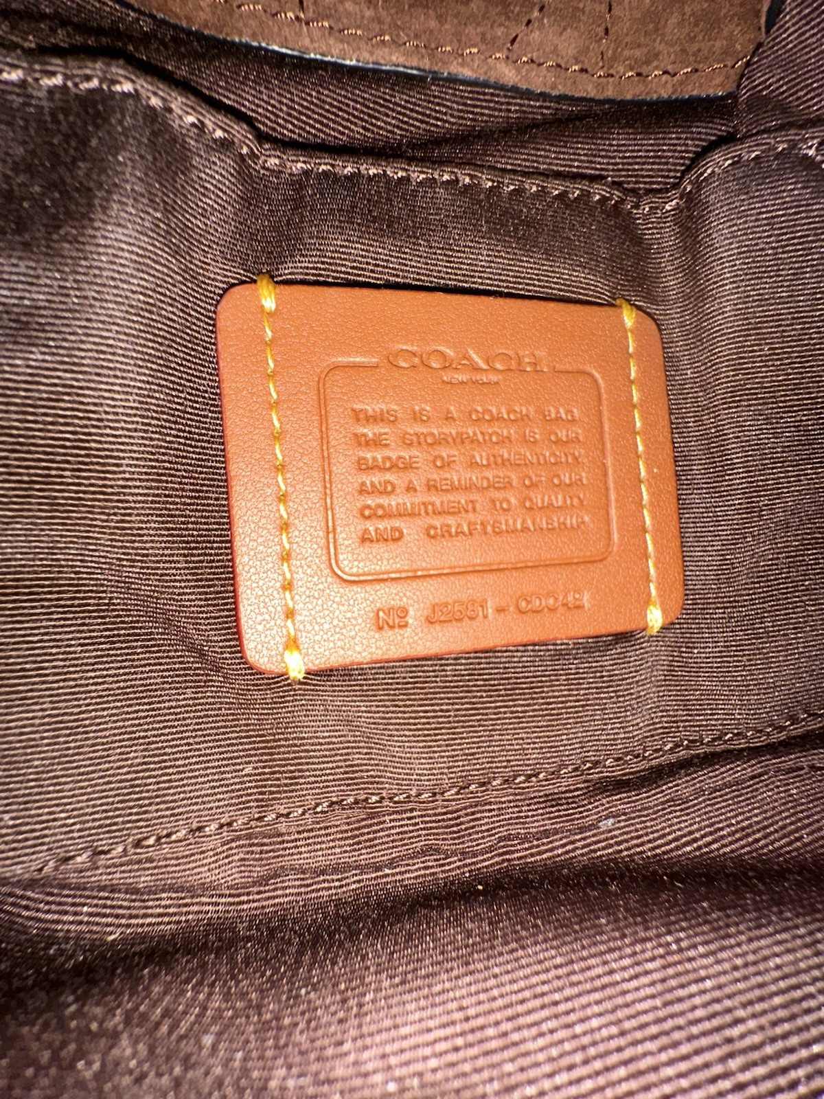 COACH Faye Mini Drawstring Crossbody Bag With Quilting CDC42 Vintage Brown/Maple