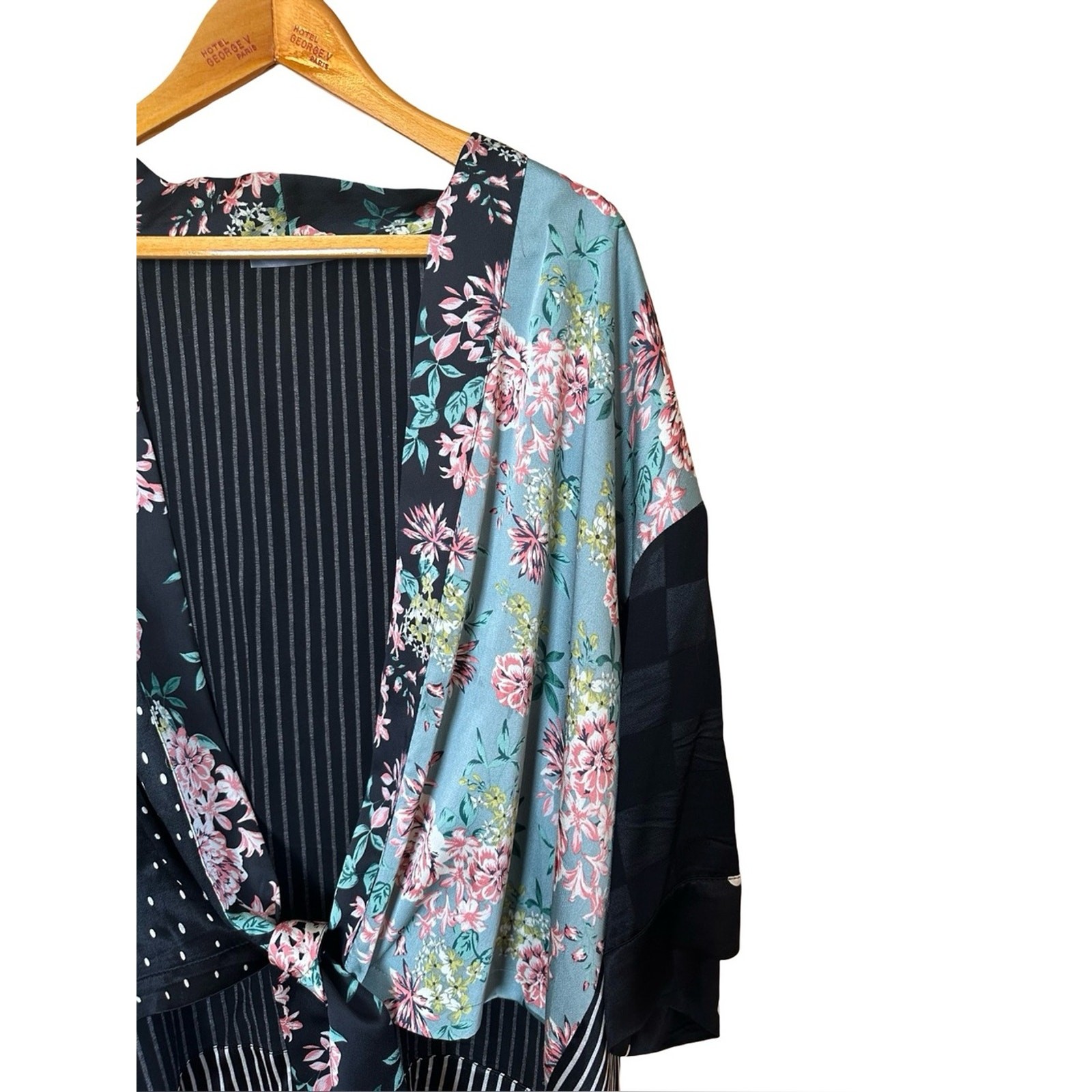 Alembika Layla Satin Kimono Toe Front Flowy Flowers Black Sz L