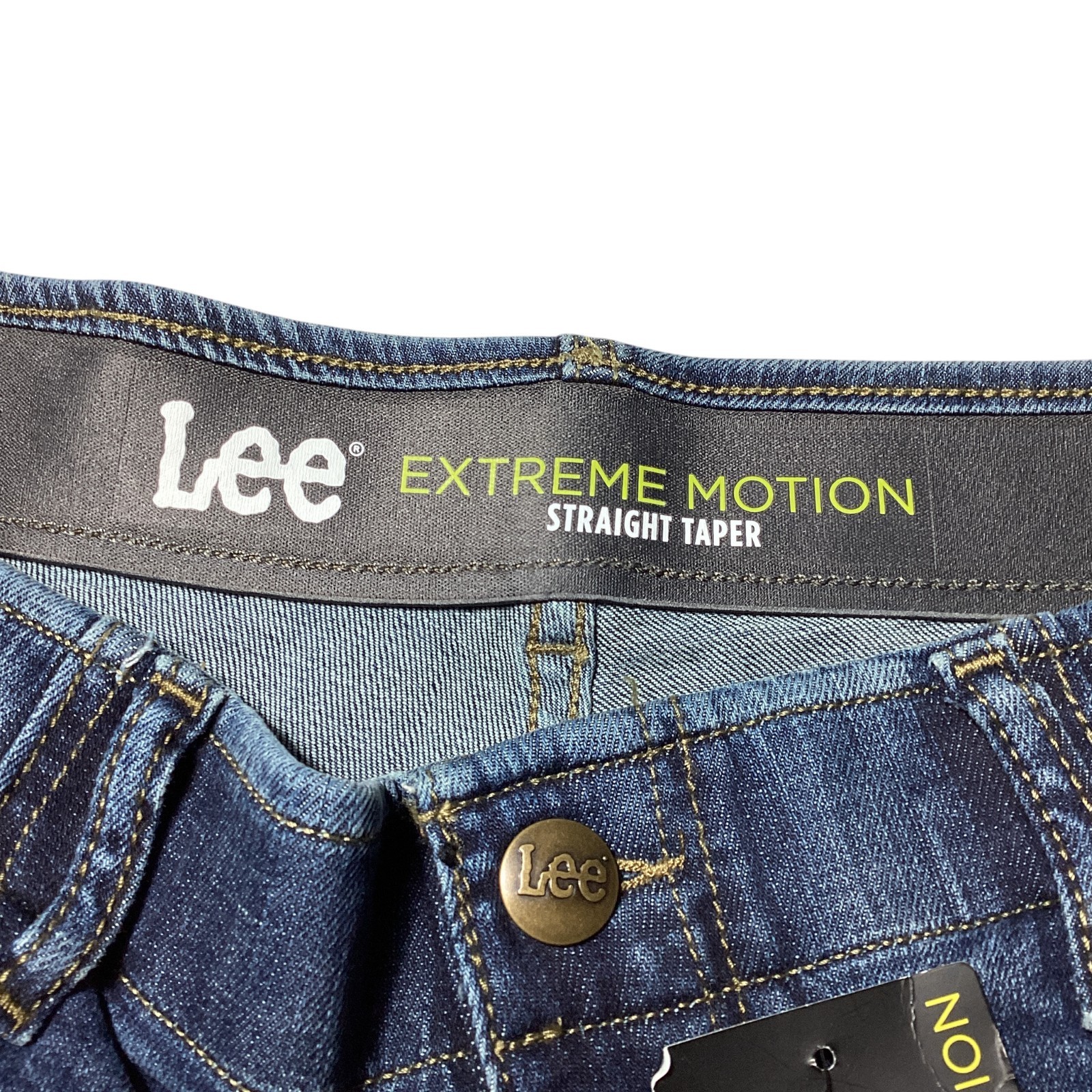 Lee: Men’s Extreme Motion Jeans, Straight Taper, Size 38 x 30