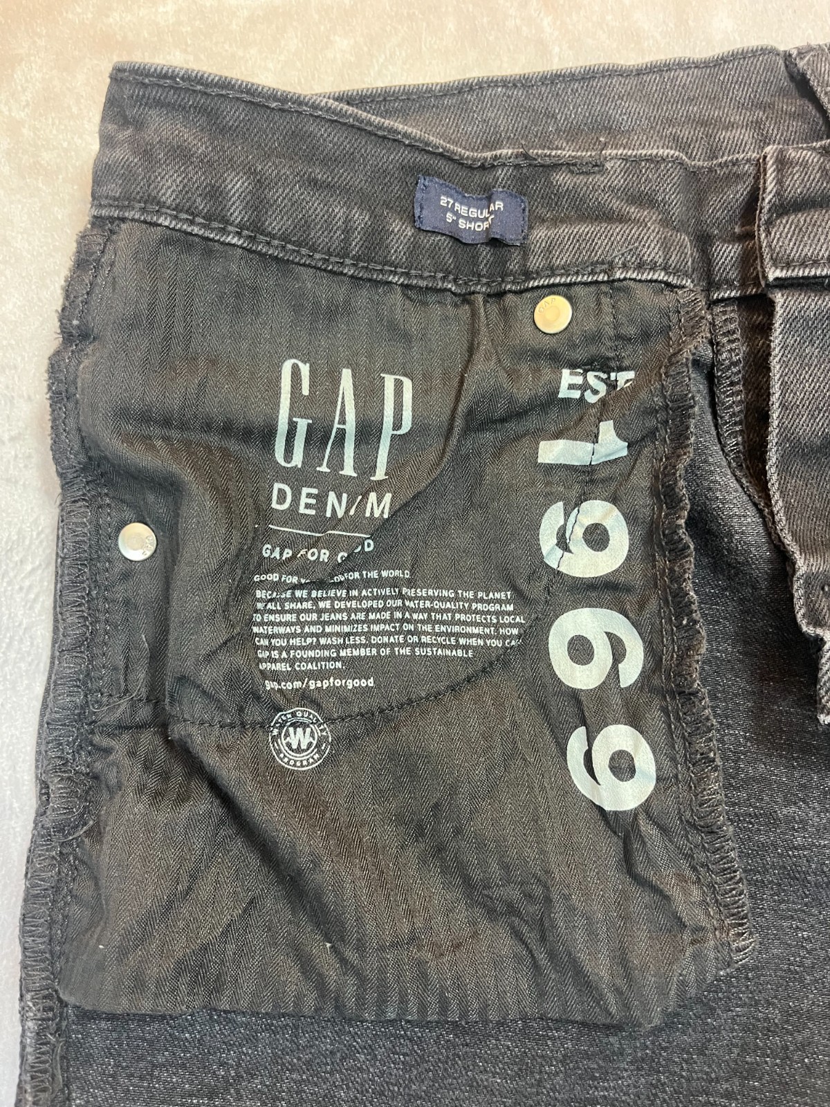 GAP 1969 Denim Cutoff Short Frayed Hem Zip Fly Women Black Size 27 / 4 Reg EUC