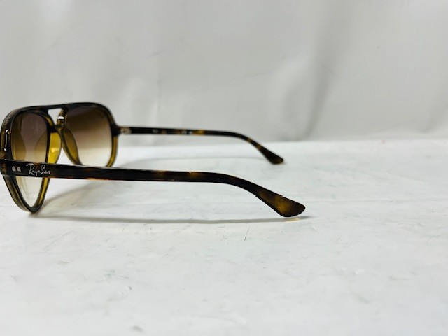 Ray-Ban RB4125 Cats 5000 Classic Glasses-Light Havana w/Bwn Grad Lens*New/Defect