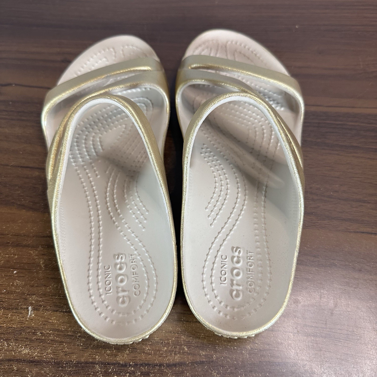 Crocs Sandals Womens 6 Kadee II Slide Metallic Gold Casual 210147