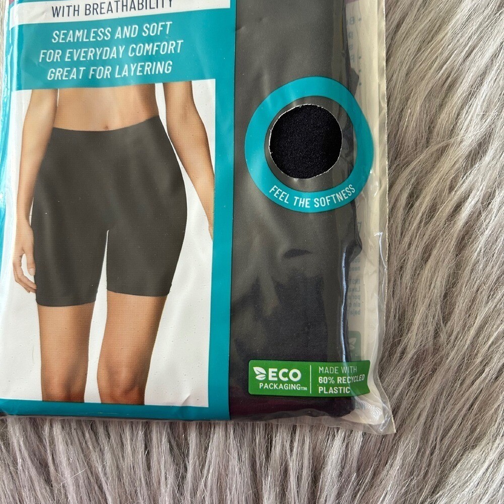 Vanity Fair Radiant Collection Light Smoothing Slip Short Womens Size Small/5