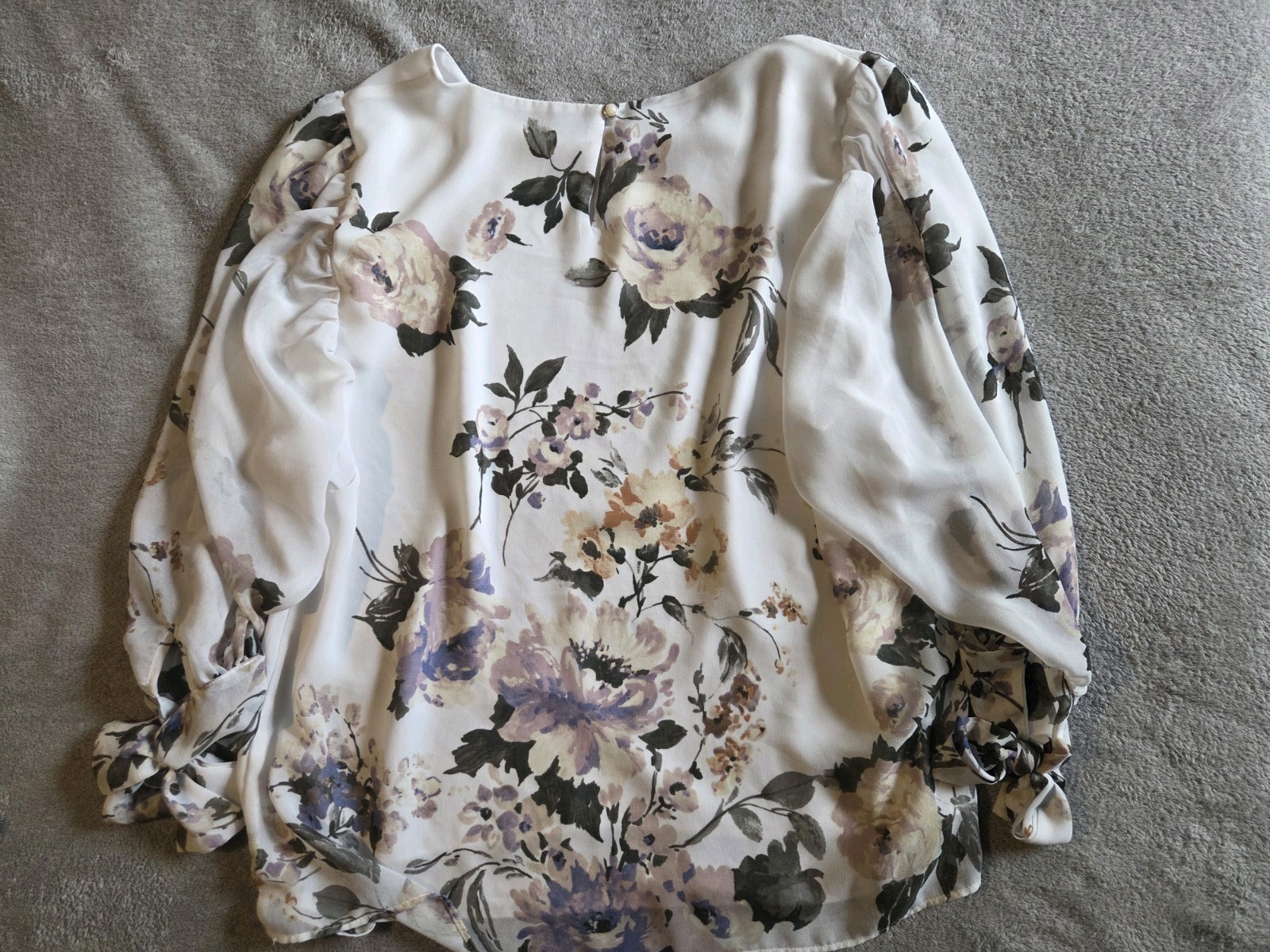 Women’s White Floral Pullover Blouse Round Neck Long Sleeve Top Size L