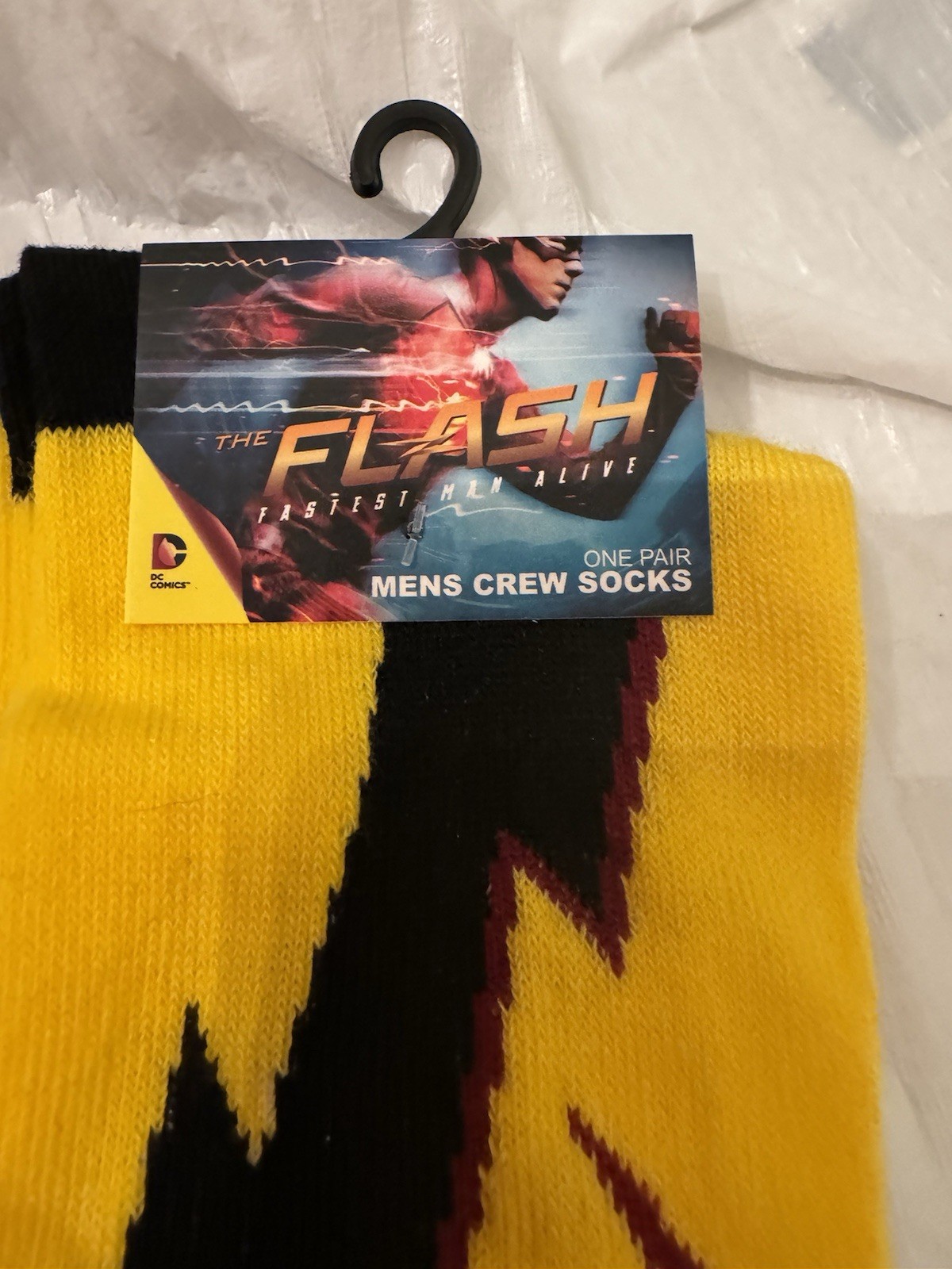 TheFlash MensCrewSocks Yellow Lightning DCComics Bioworld NWTSize10-13 Lootcrate