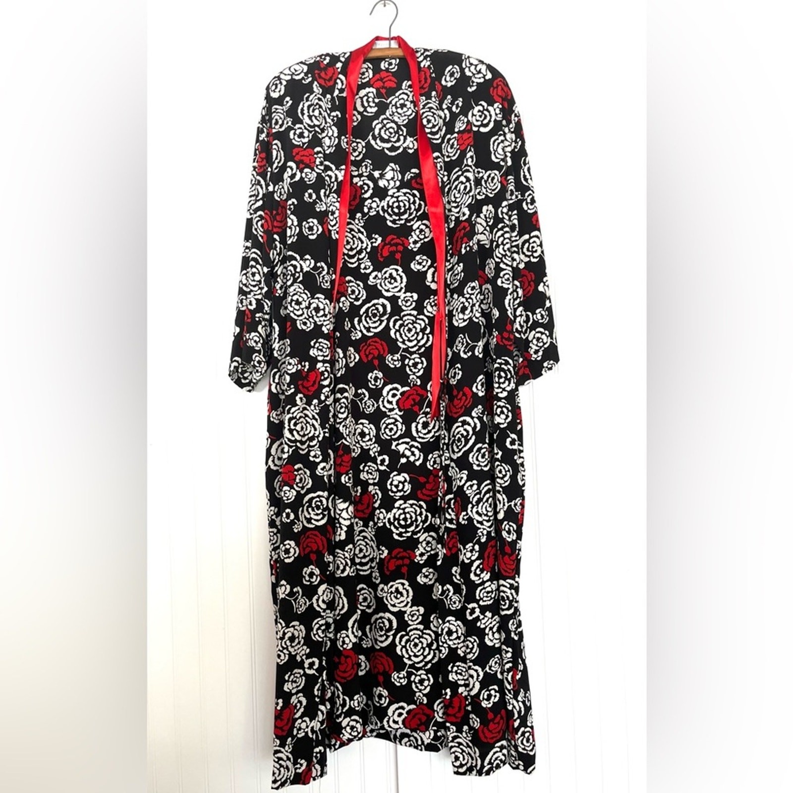 Vintage Black White and Red Nightgown and Robe Set Kimono Floral Peignor Sexy