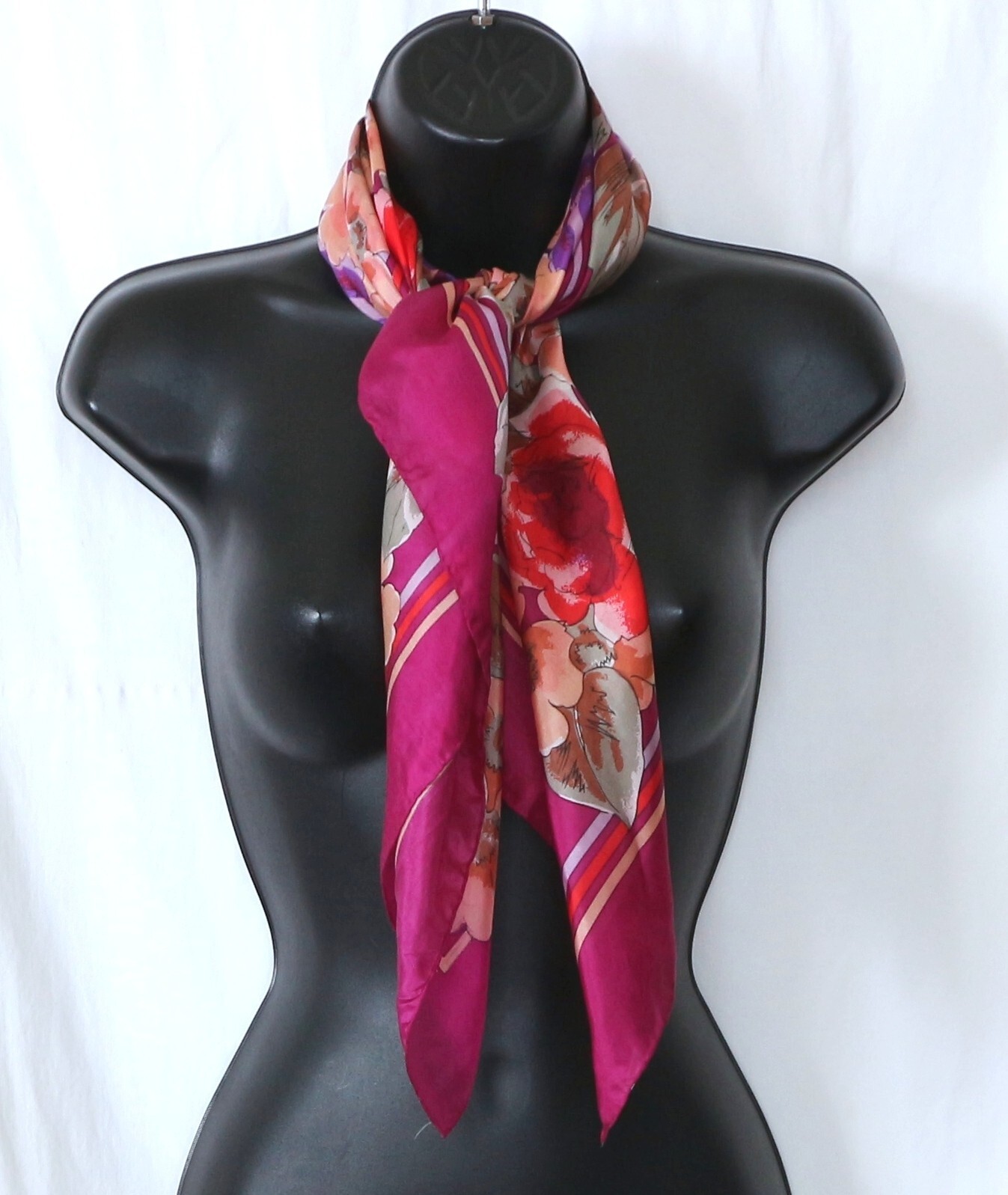 UNBRANDED SHANGHAI CHINA Large Floral Silk Scarf 32 X 32 EXC
