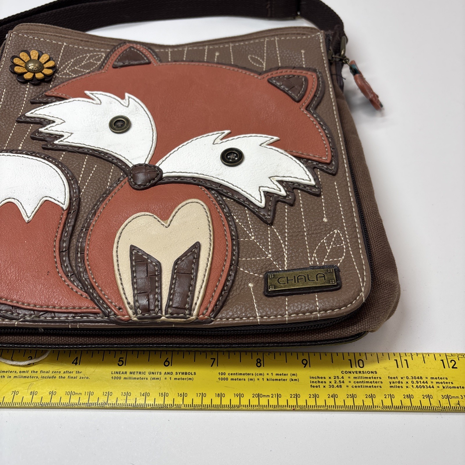 Chala Fox Deluxe Messenger Bag Brown Crossbody faux leather & canvas, Pockets!