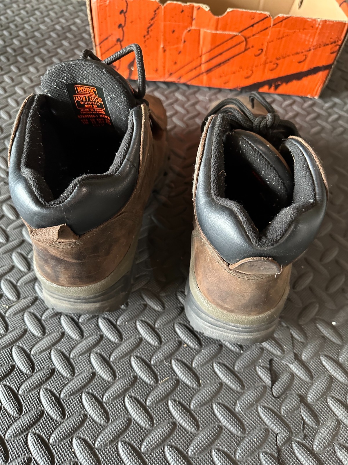 Mens Metatarsal work boots size 9.5