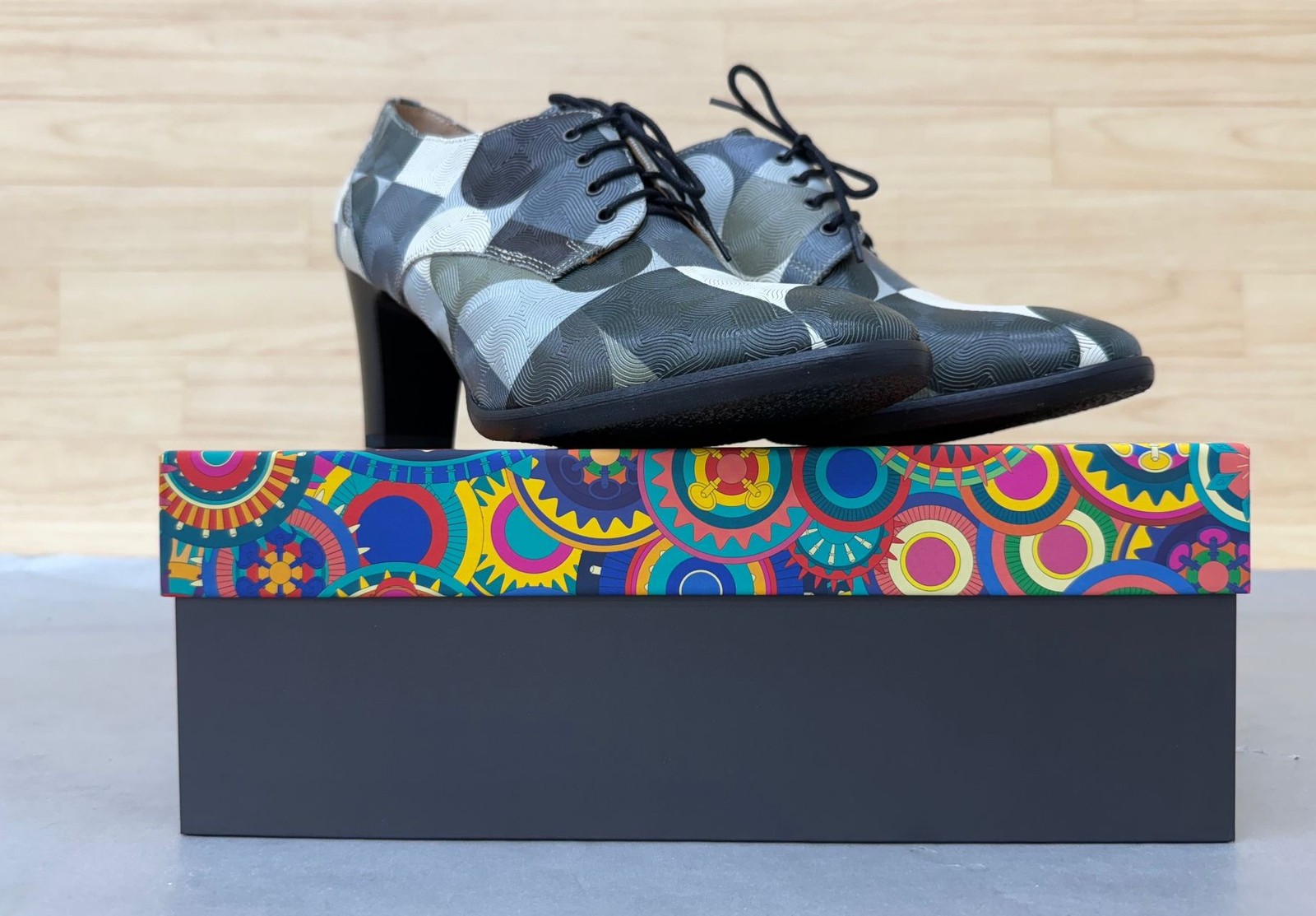 Embassy London Grey & Black Groovy Roulette Oxford Heels (Choose Size) 3078647