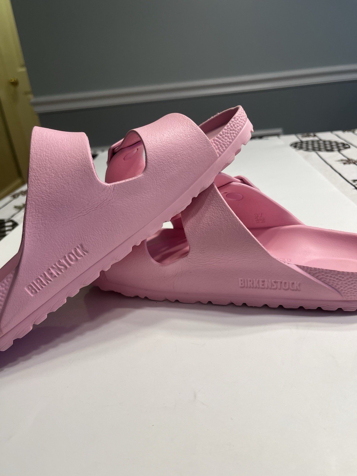 Birkenstock Women Arizona Essentials EVA Sandals Pink Rubber Size 37 US 6